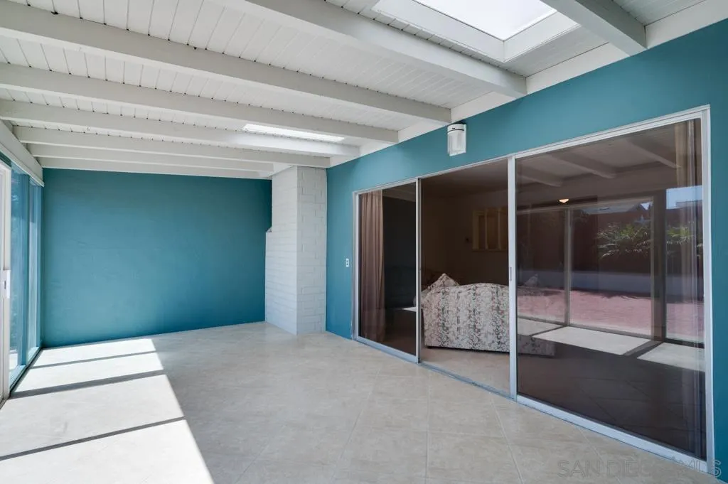 https://cdn.realtyfeed.com/cdn/127/260014979/372b04a9503d2171abd451a954ee1f6f.webp
