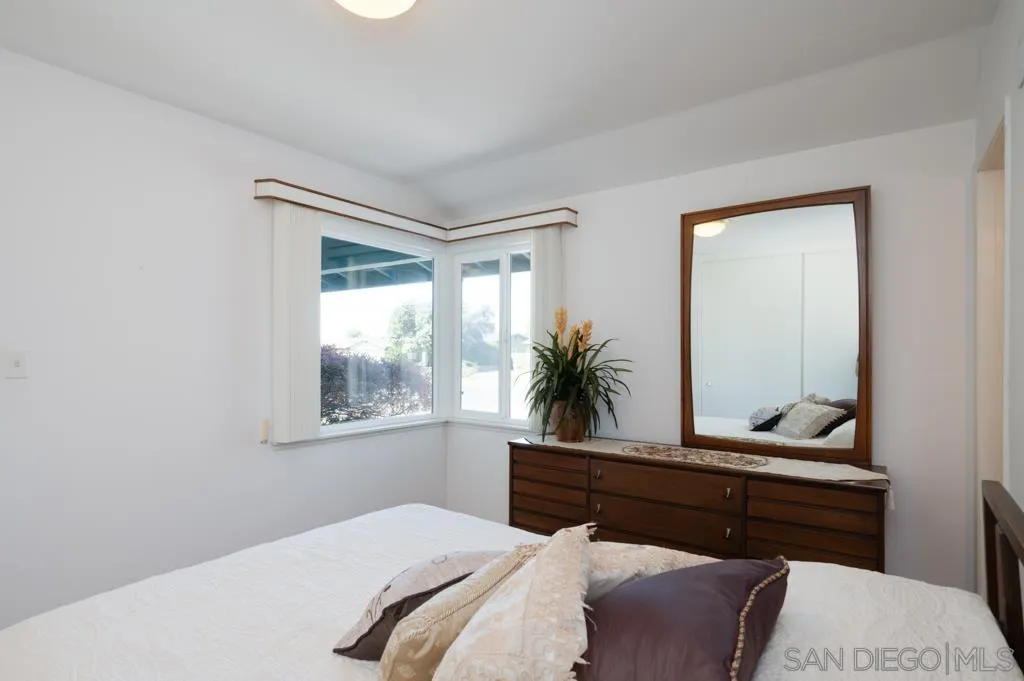 https://cdn.realtyfeed.com/cdn/127/260014979/4a14120a7ee8b8422d0c91fa416abcbe.webp