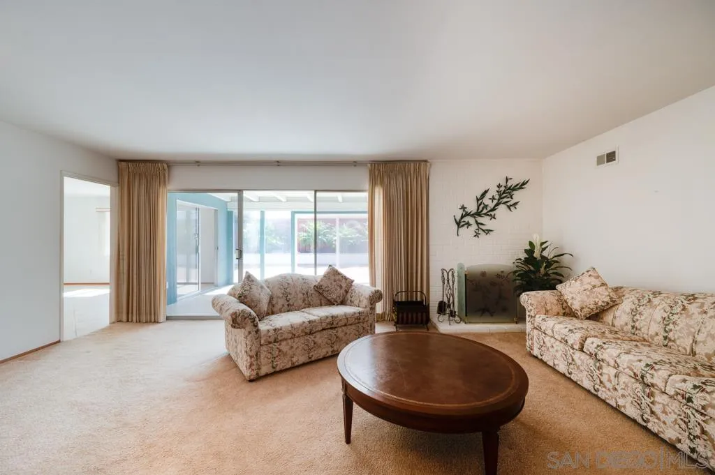 https://cdn.realtyfeed.com/cdn/127/260014979/536074dc0dcf82e70c8d636779e2d931.webp
