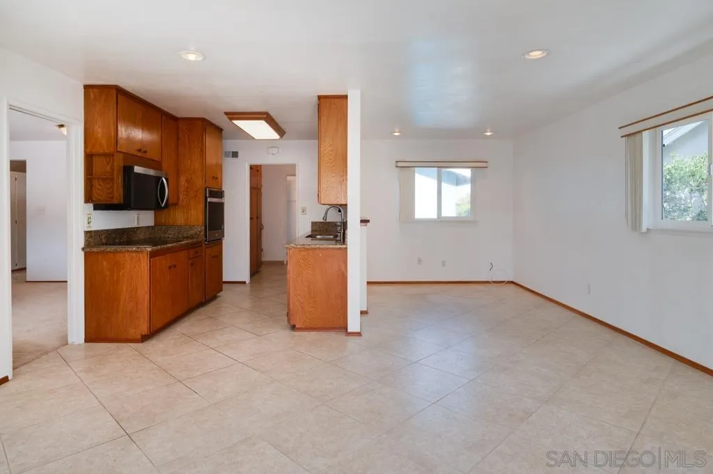 https://cdn.realtyfeed.com/cdn/127/260014979/973e4883fe5e1c9a22672084e0ddd92e.webp