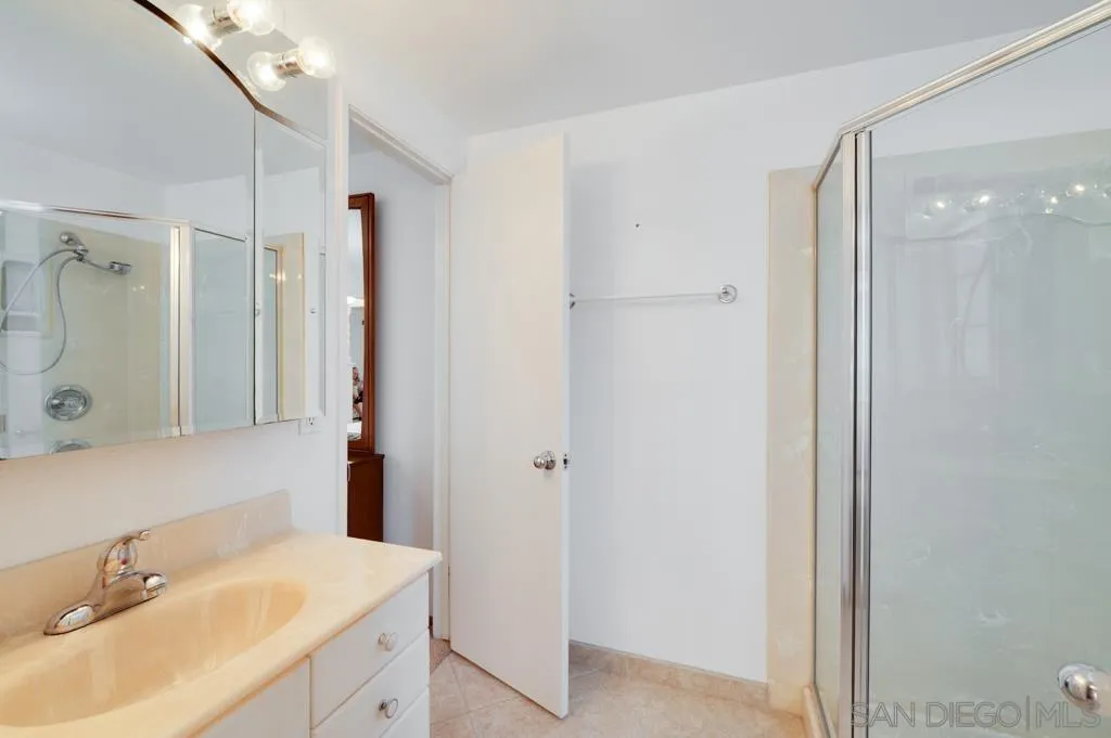 https://cdn.realtyfeed.com/cdn/127/260014979/c52339b03a57241916f9699e2fc9cc44.webp