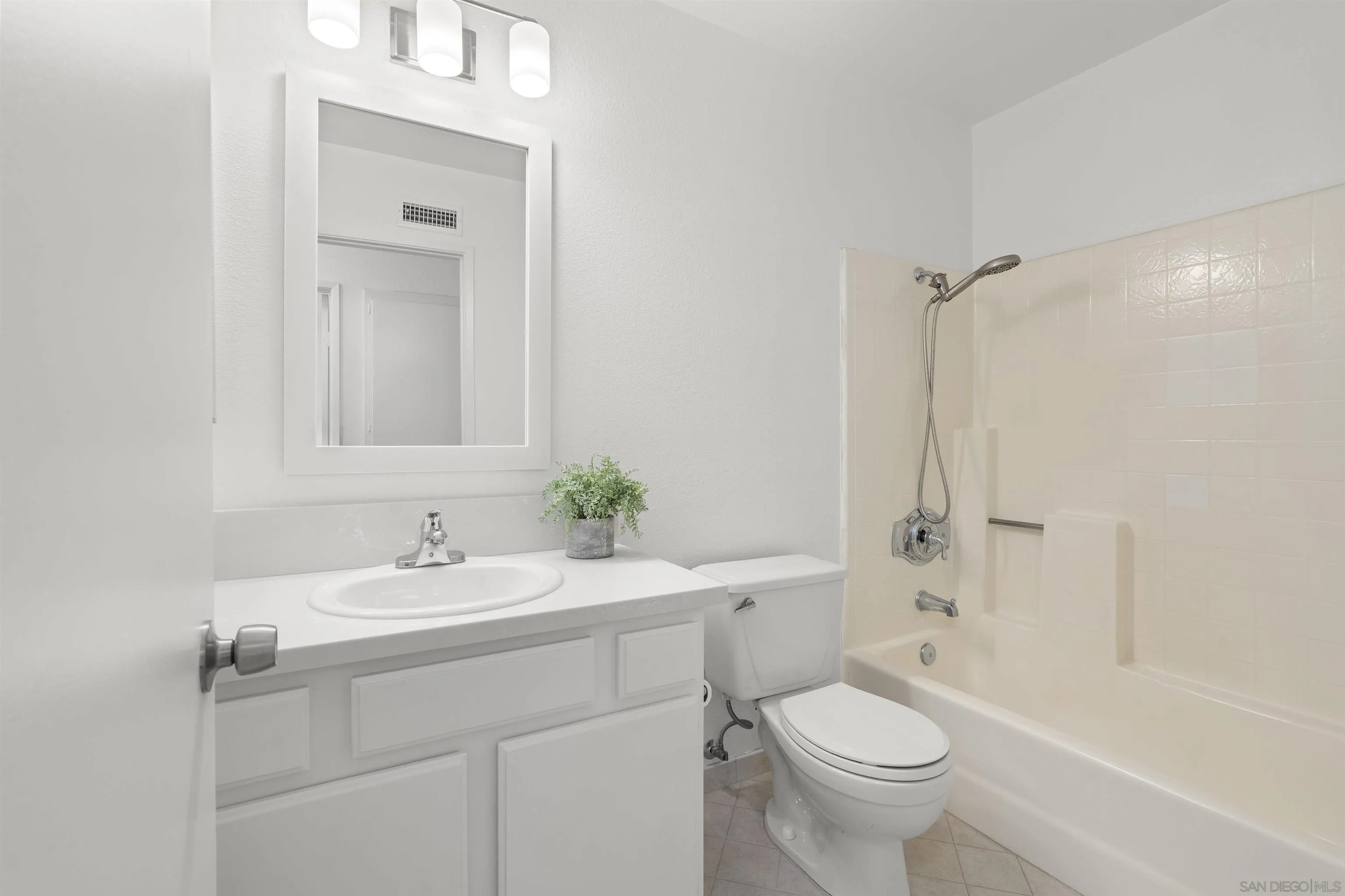 https://cdn.realtyfeed.com/cdn/127/260014980/1ad0fb51870ac1d867a428d207f021f1.webp