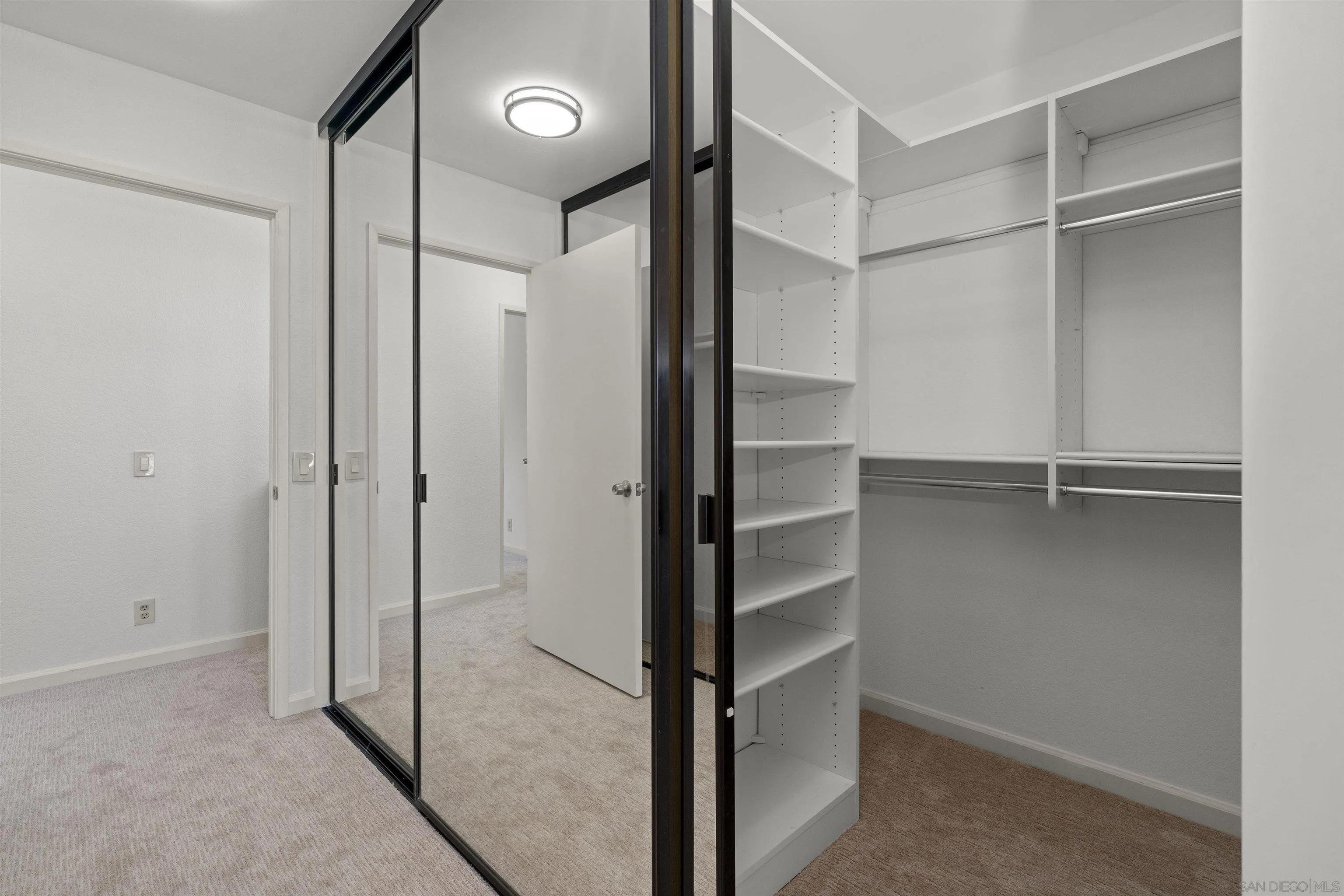 https://cdn.realtyfeed.com/cdn/127/260014980/76b3e377d23e05aa5d1ec0fdf0852af8.webp
