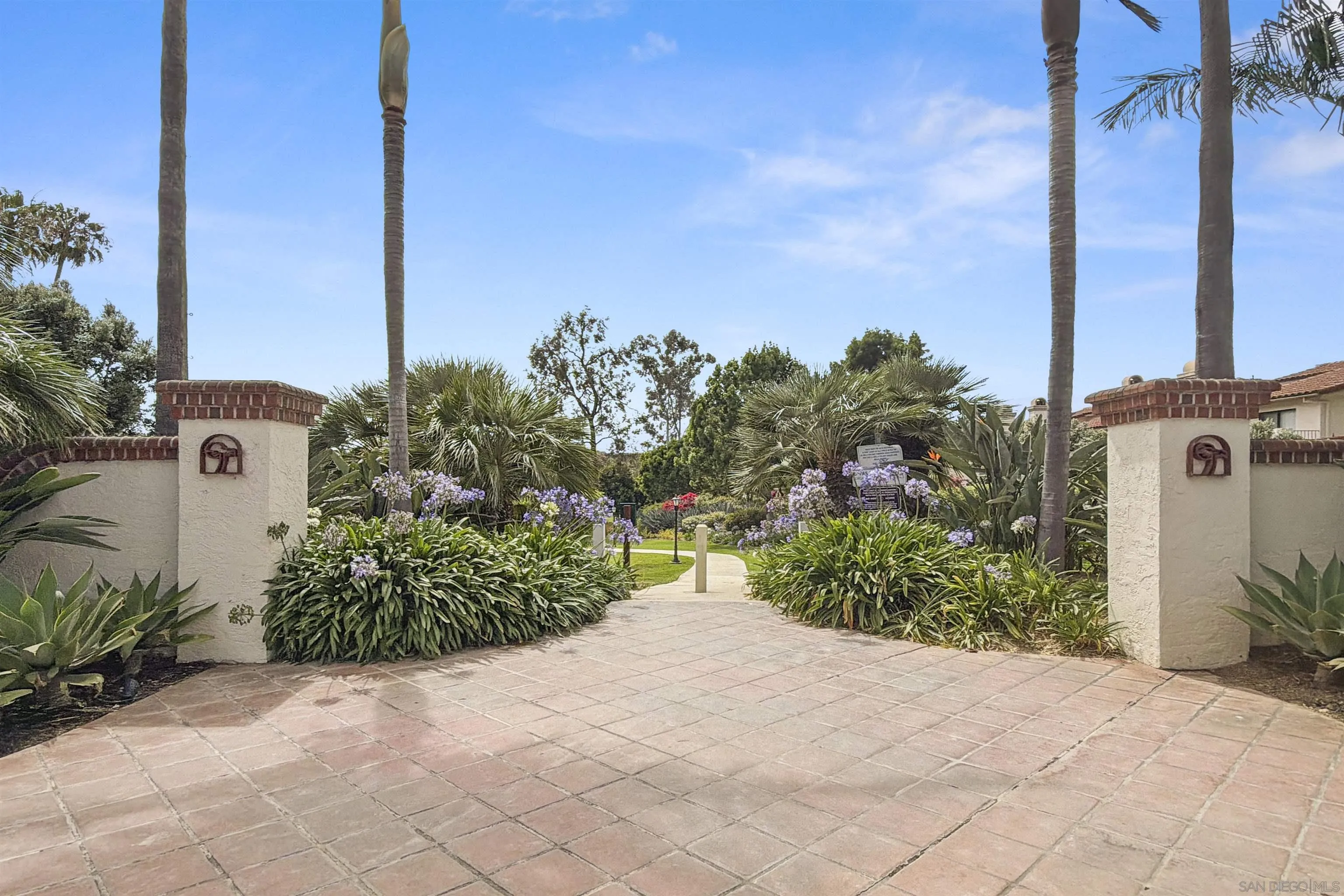 https://cdn.realtyfeed.com/cdn/127/260014980/897d73ed026e1fd1cdc857ebc04a18dc.webp