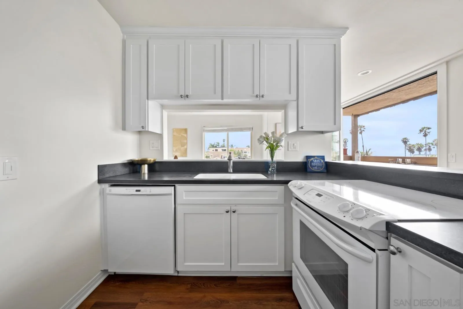 Photo #14: 260014981 Listing: Photo #14