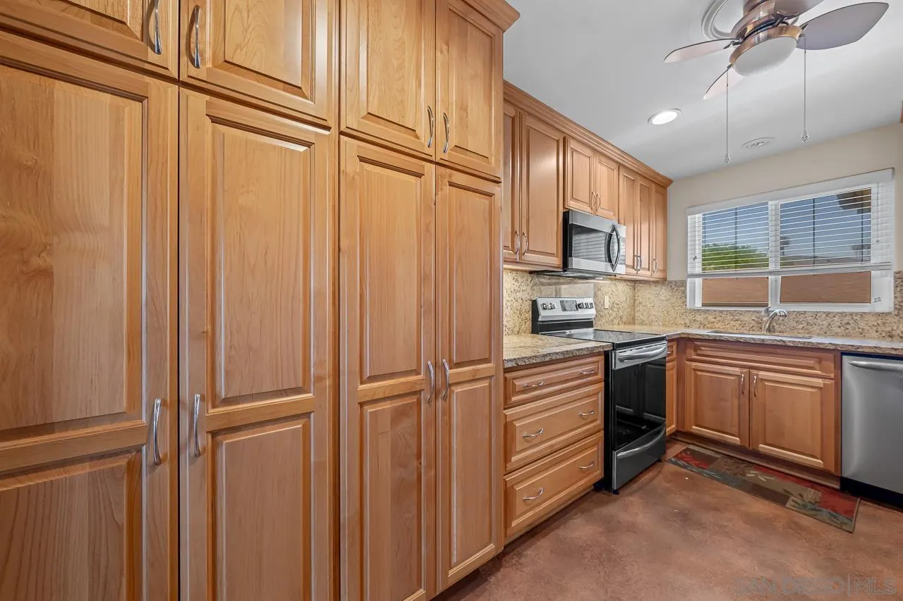 Photo #3: 260014982 Listing: Photo #3