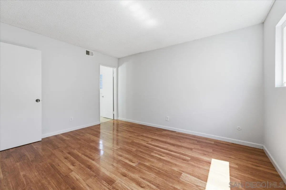 https://cdn.realtyfeed.com/cdn/127/260014983/d50937d679ecf2ac2b050ec91fee3d2d.webp