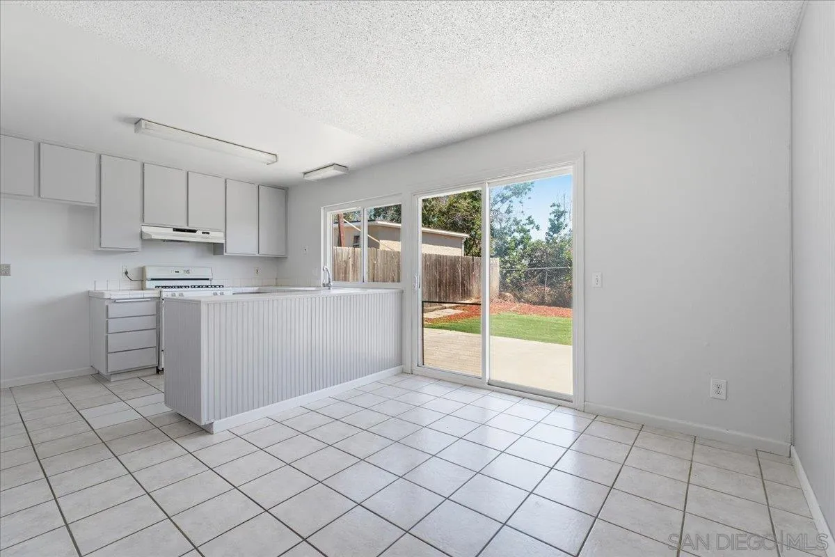 https://cdn.realtyfeed.com/cdn/127/260014983/e07d027dc3f569cb7cdedc164ece204c.webp