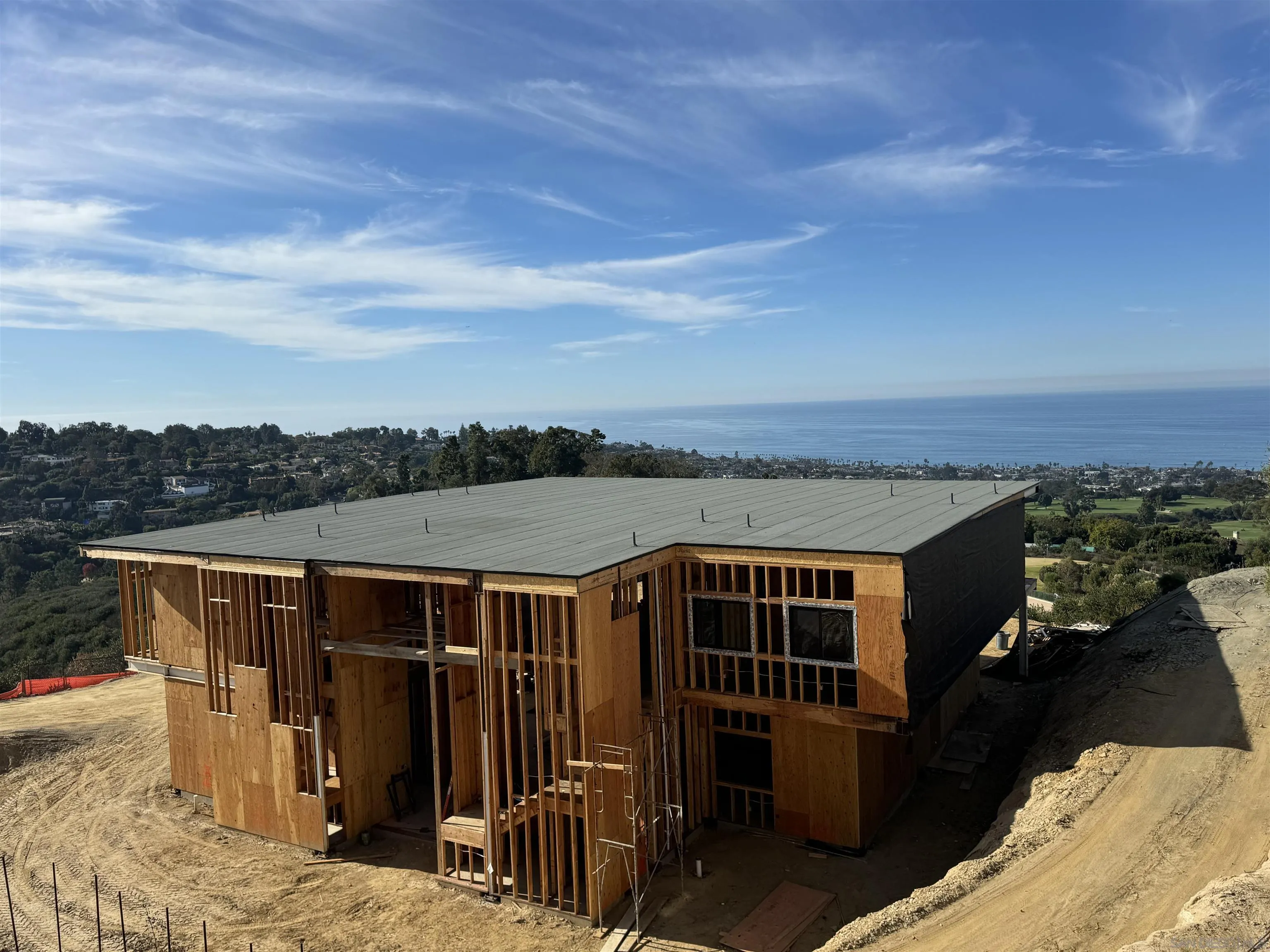 https://cdn.realtyfeed.com/cdn/127/260014985/fd9bef68c031c957a3a2d5919351035a.webp