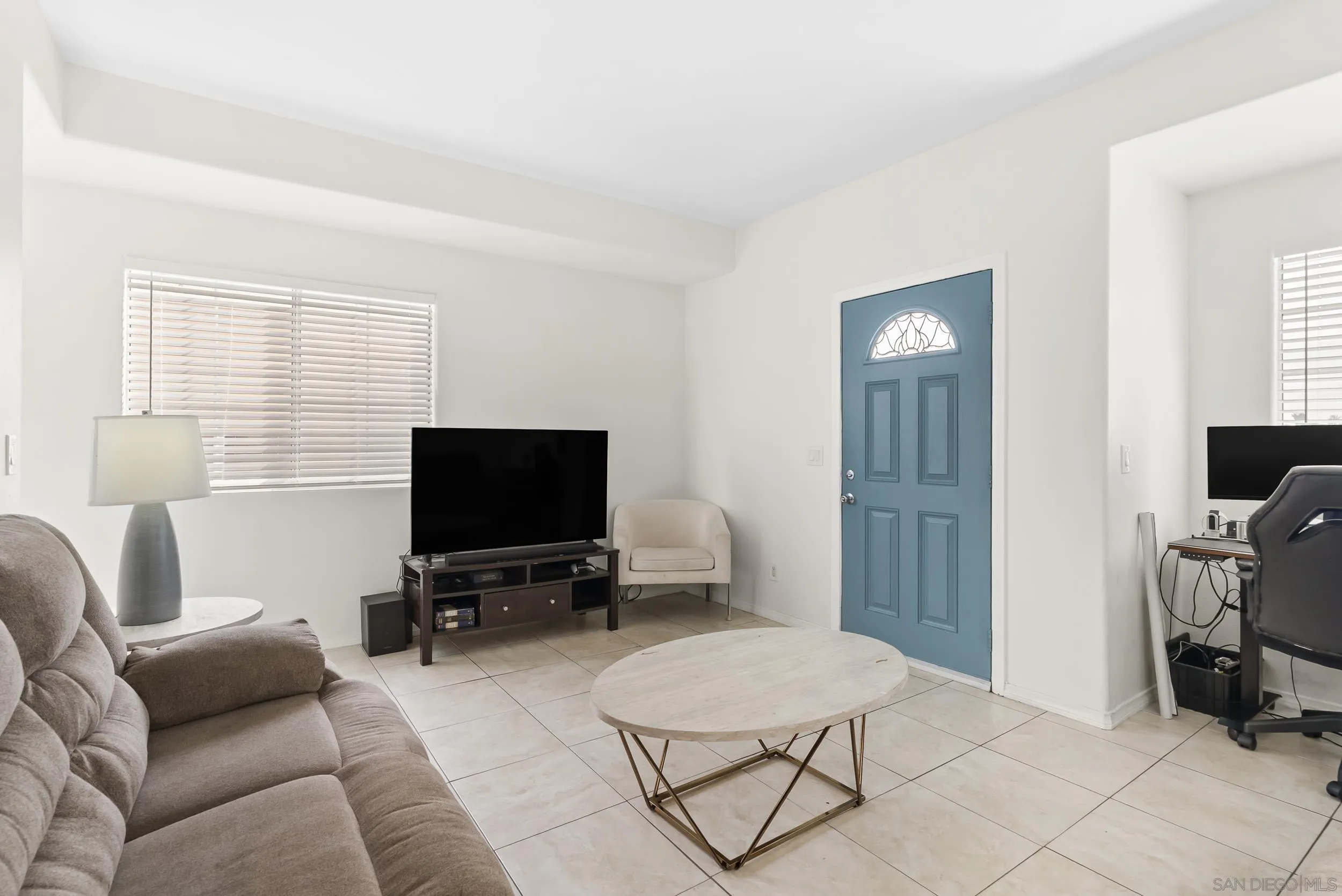 https://cdn.realtyfeed.com/cdn/127/260014986/00fbfc6b3636cb2528732333ac872972.webp