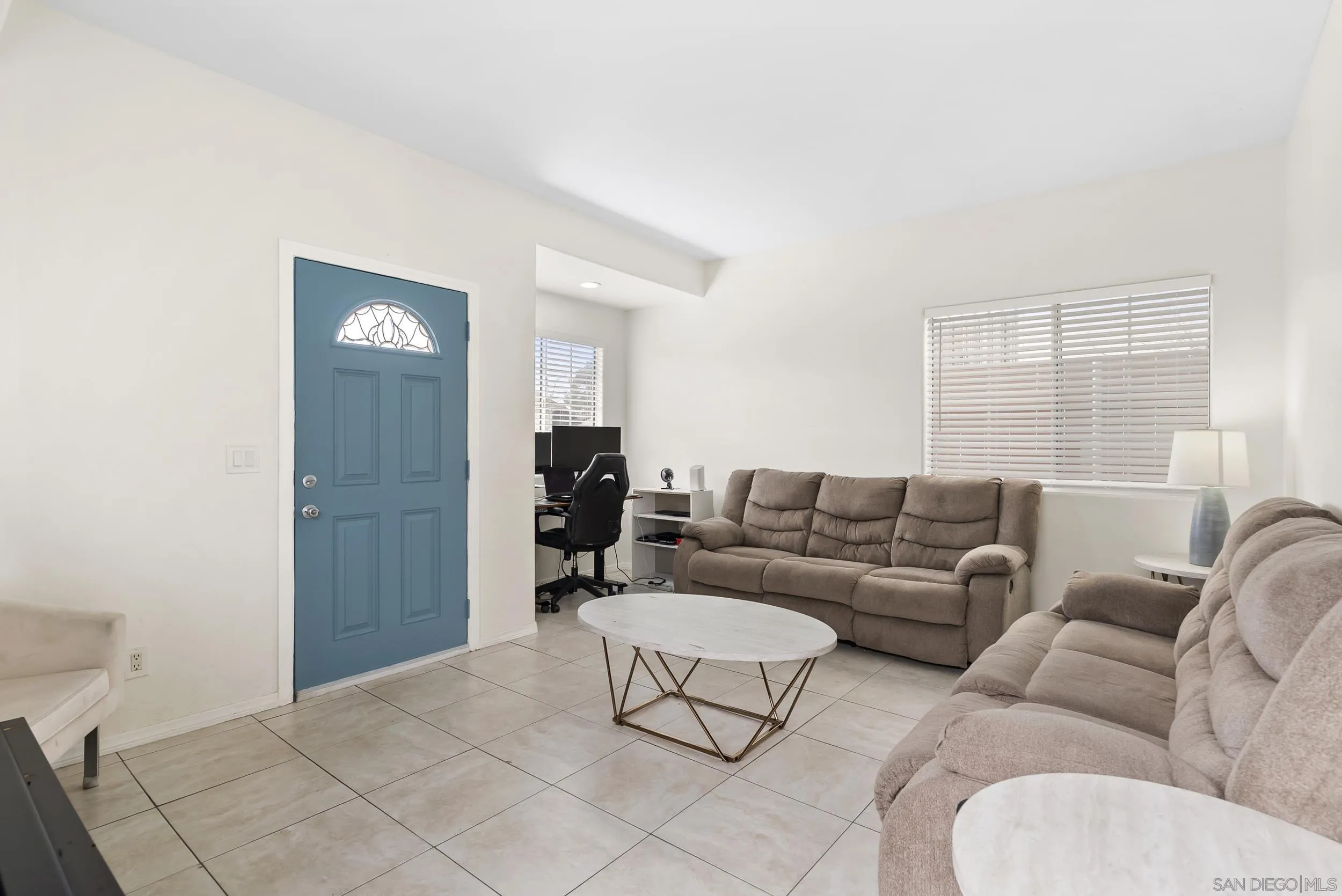 https://cdn.realtyfeed.com/cdn/127/260014986/5eb202f4bf5c4ce4c590e10a9ad5d650.webp