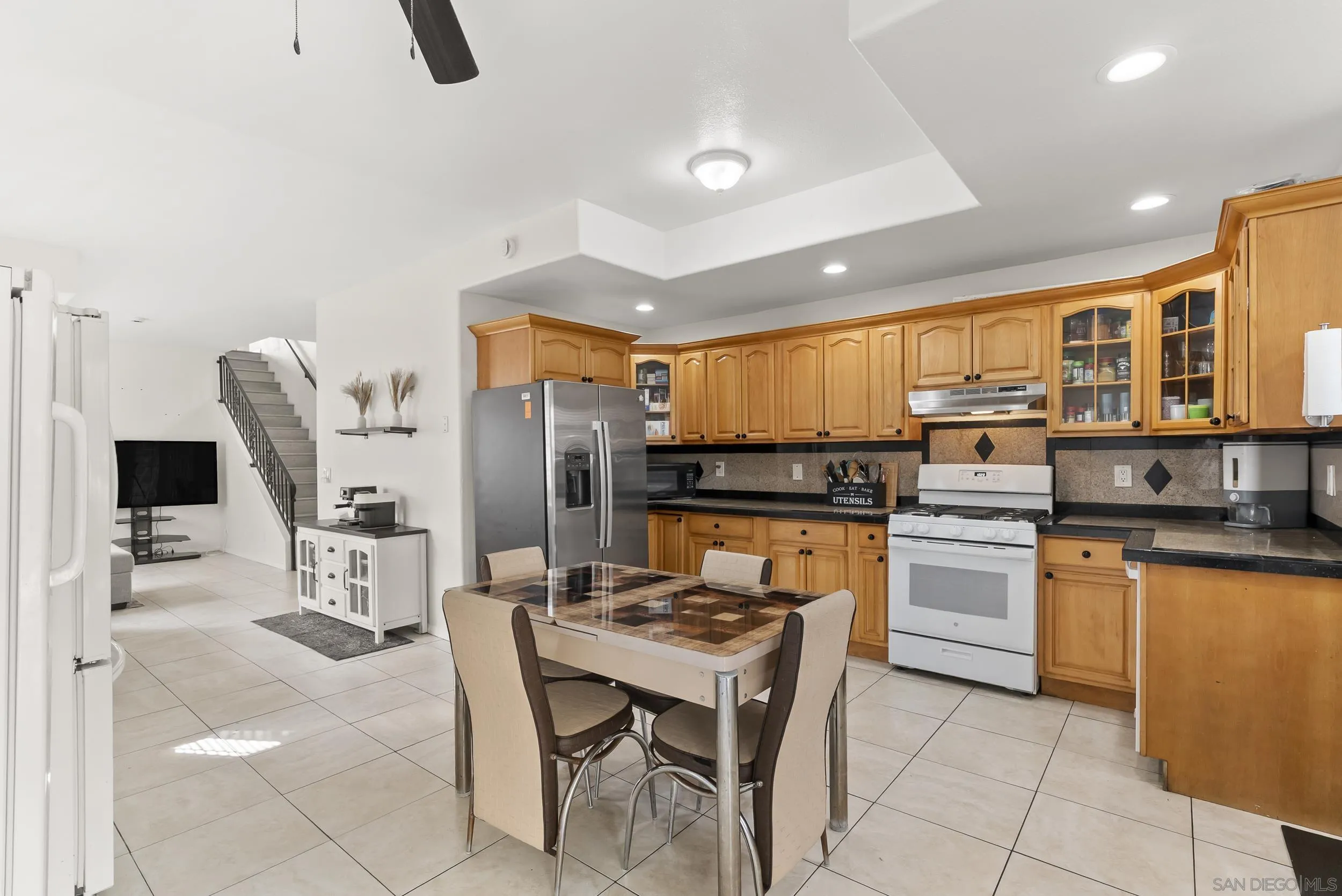 https://cdn.realtyfeed.com/cdn/127/260014986/8a63e954e64cc8508e13760403bdaee7.webp