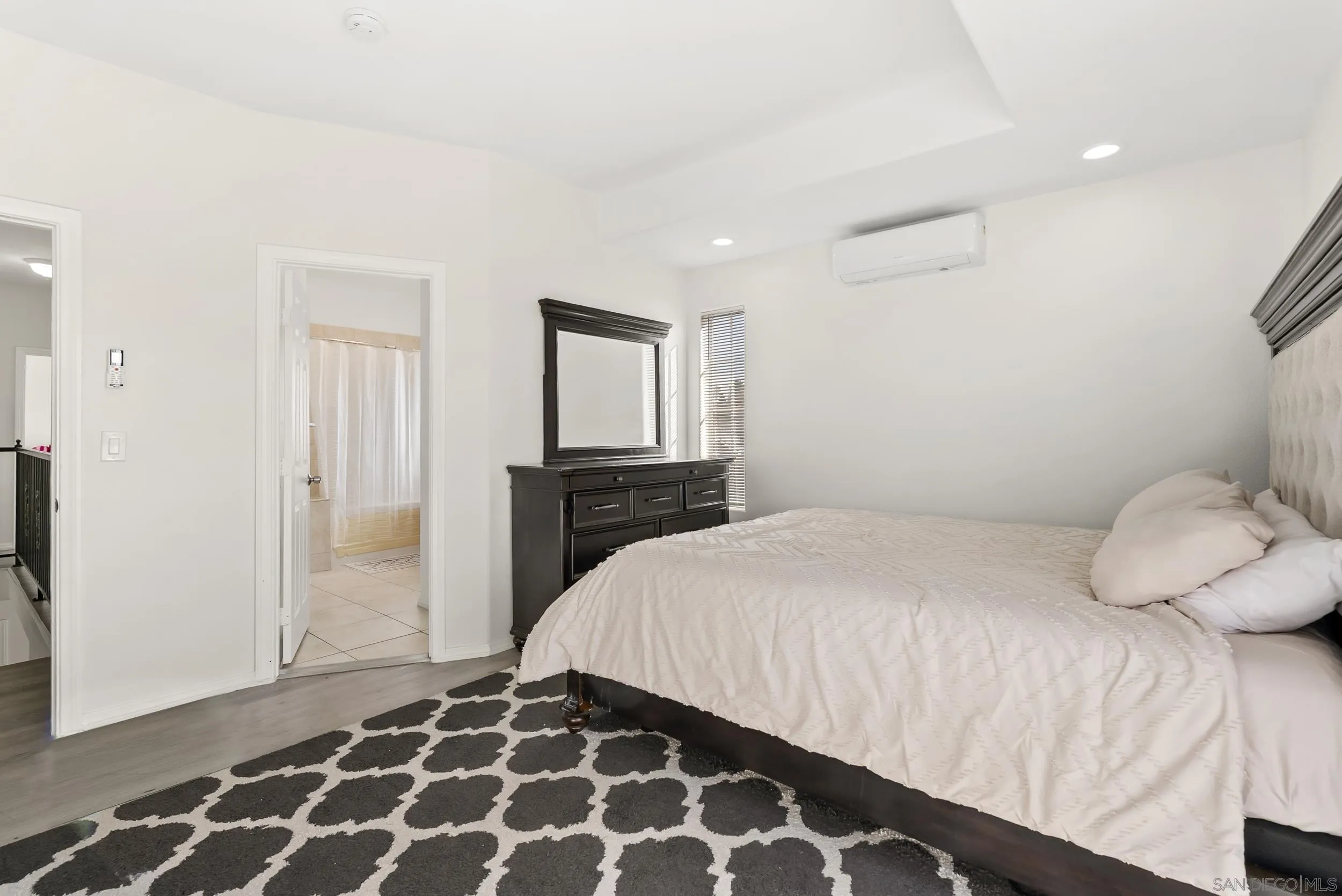 https://cdn.realtyfeed.com/cdn/127/260014986/bbb577935f31a5e20318710a9f80fad9.webp