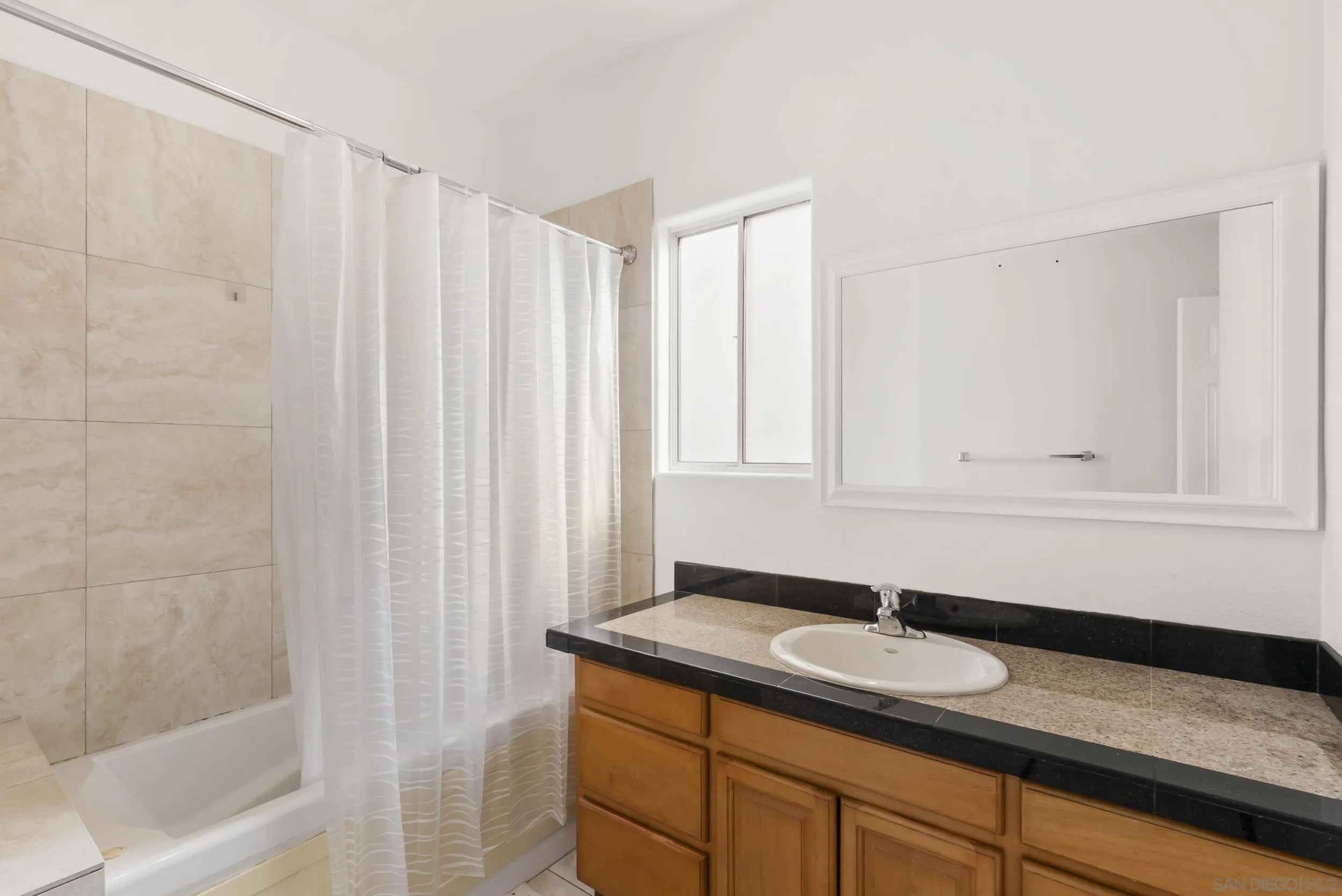 https://cdn.realtyfeed.com/cdn/127/260014986/d7a53b99fb76d189f804d7741e6d9bde.webp