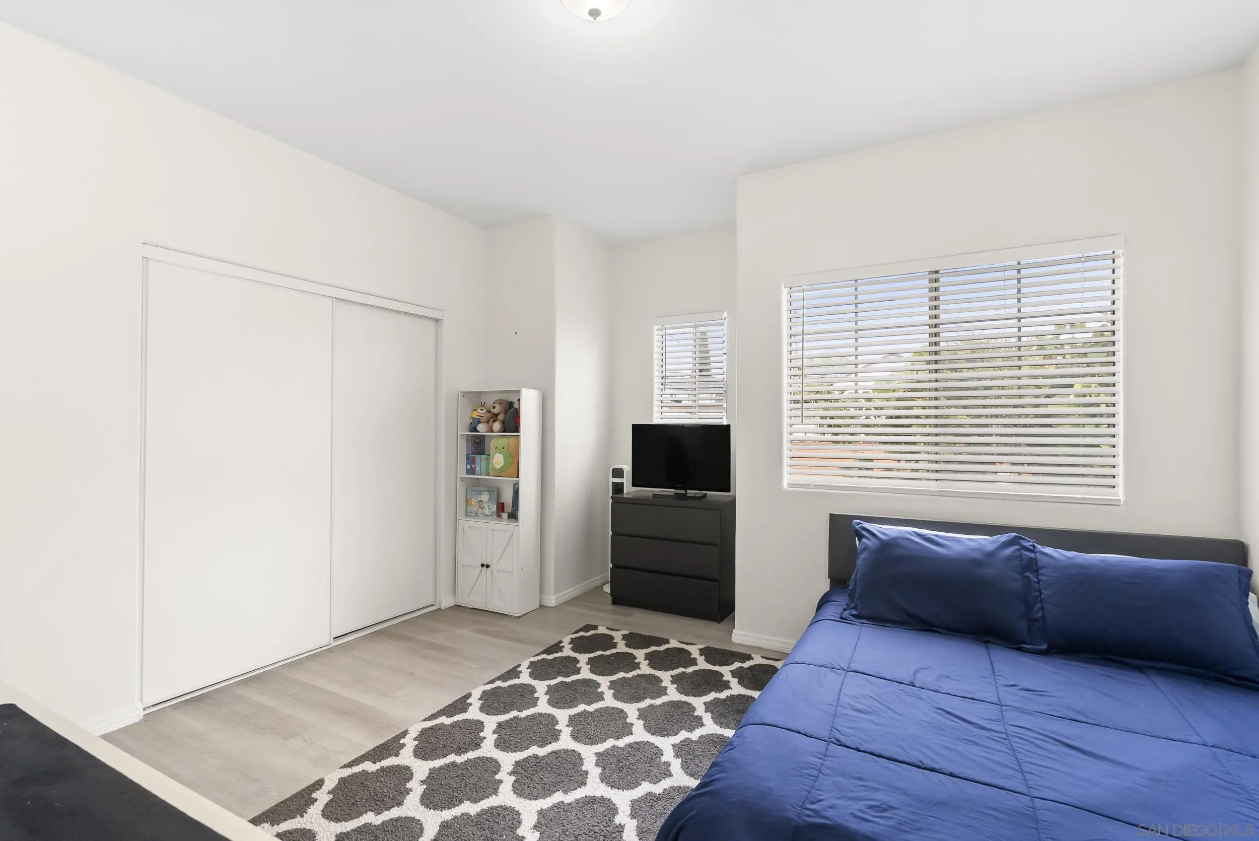 https://cdn.realtyfeed.com/cdn/127/260014986/e09d1899d7daaea8706ea2e0584208ad.webp