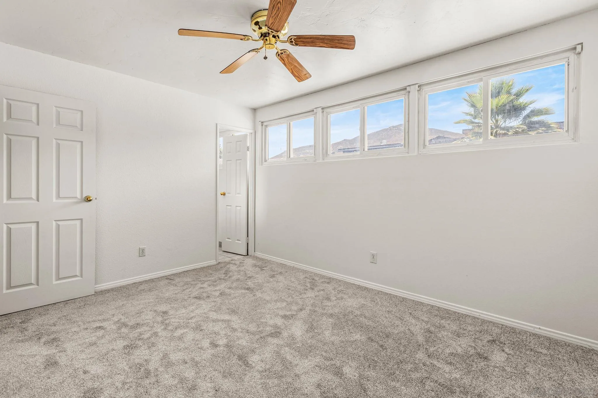 https://cdn.realtyfeed.com/cdn/127/260014989/1f6c253207a994d7fe45e61e43b69f86.webp