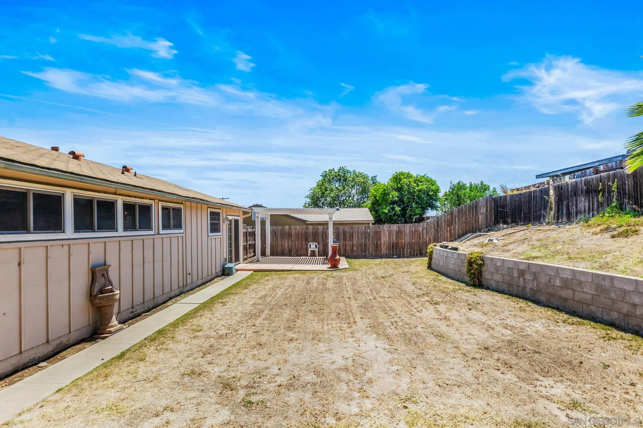 https://cdn.realtyfeed.com/cdn/127/260014989/dc205d08c4e9c7c8ba66ff0c61aa7694.webp