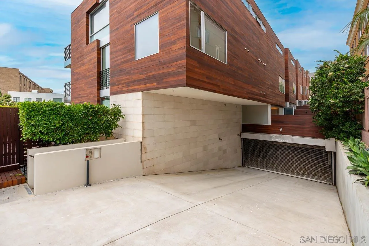 Photo #33: 260014994 Listing: Photo #33
