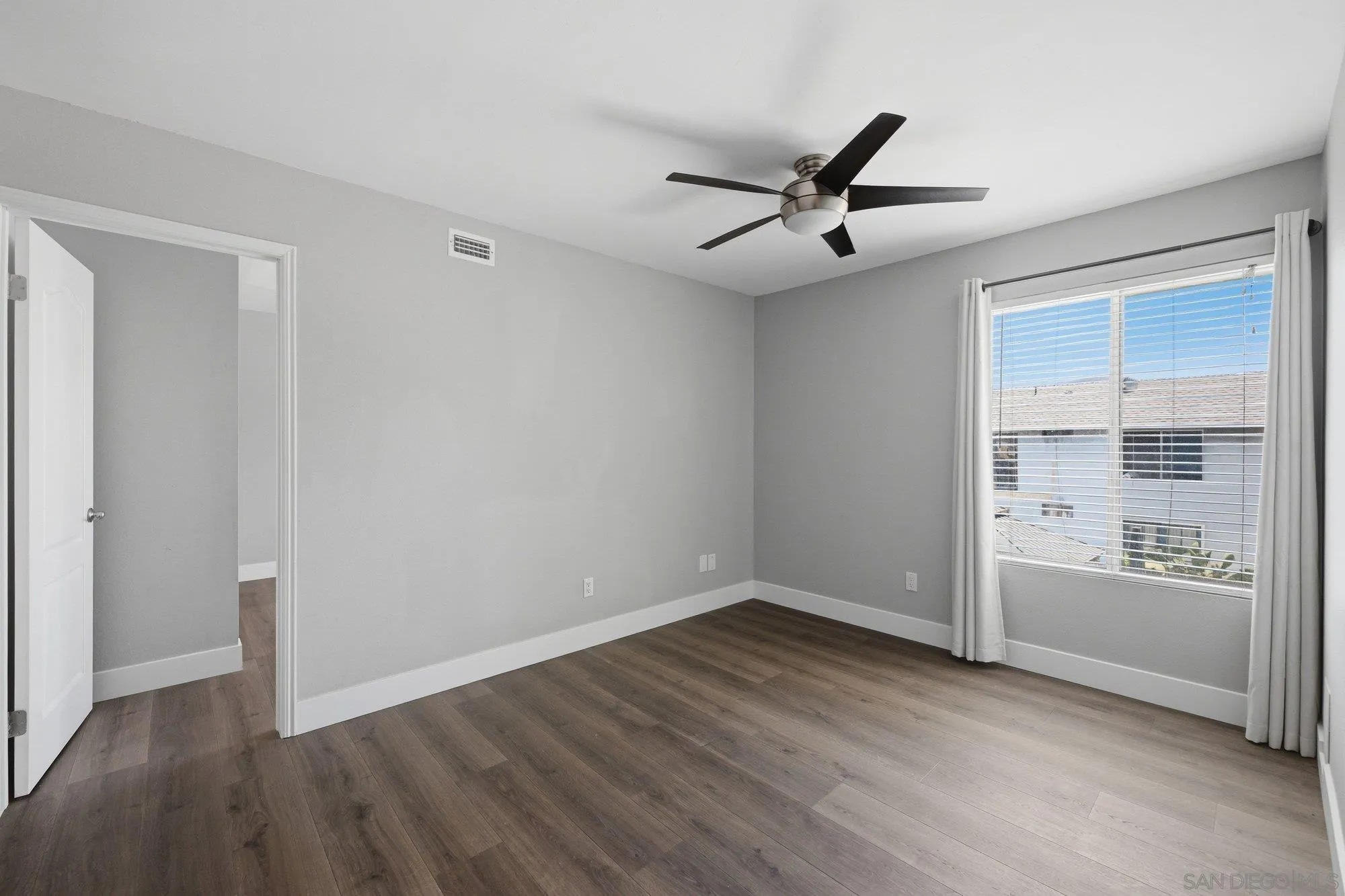 https://cdn.realtyfeed.com/cdn/127/260014995/3456ba136fbe6de90d637b3d4d109095.webp