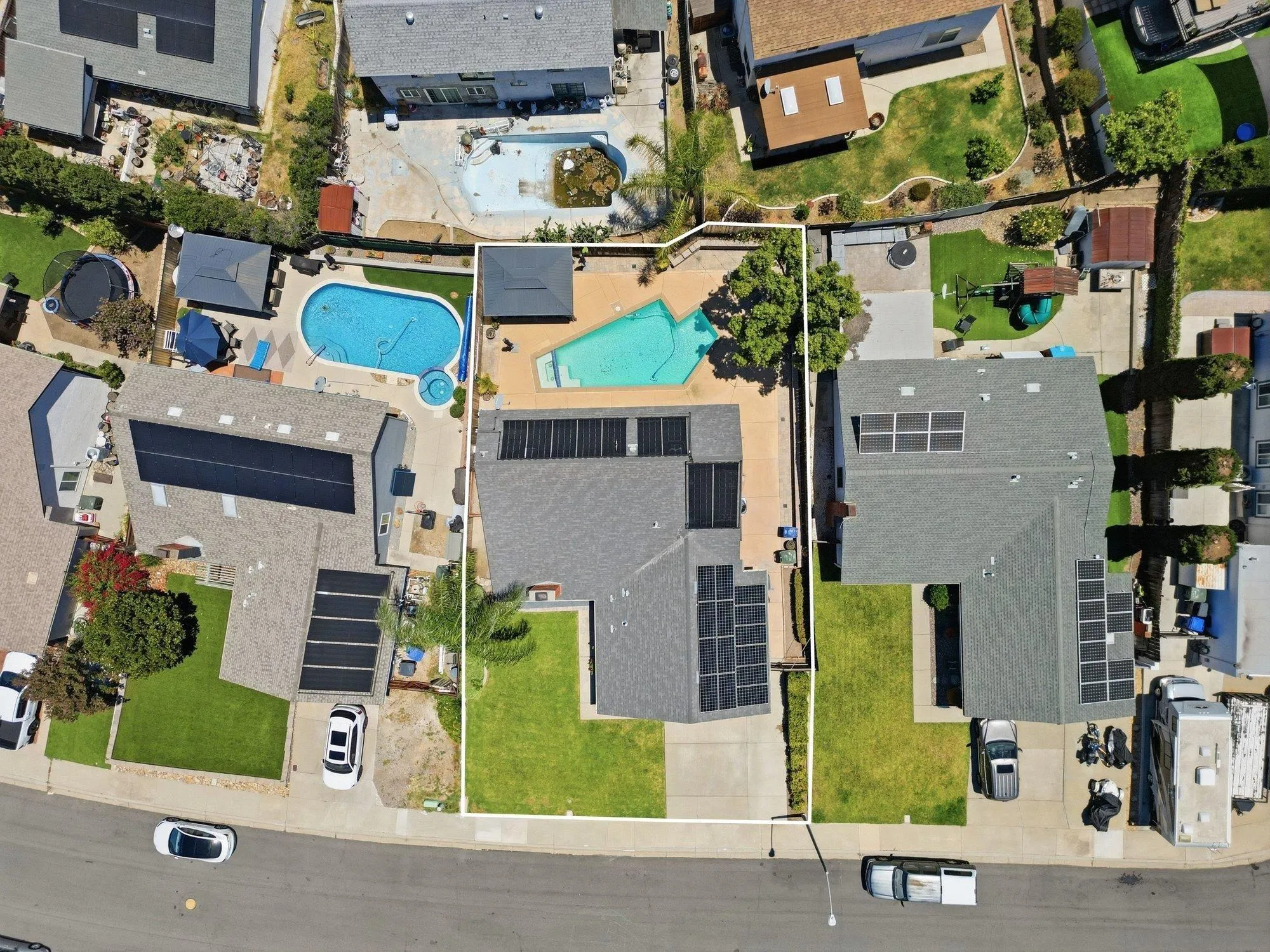 https://cdn.realtyfeed.com/cdn/127/260014995/b588cb579f75d14295e1435dc9024aa5.webp