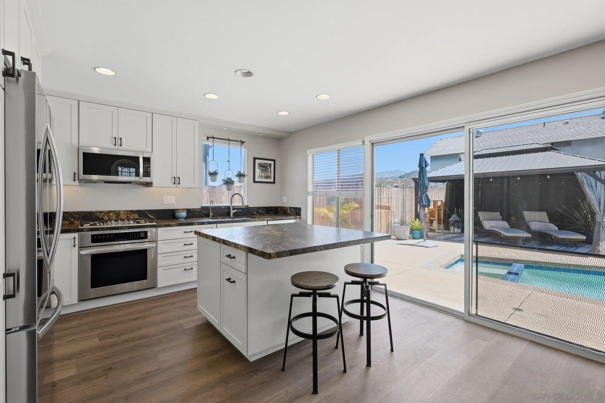 https://cdn.realtyfeed.com/cdn/127/260014995/e19e8e98b602f153a36d566d2b45777c.webp