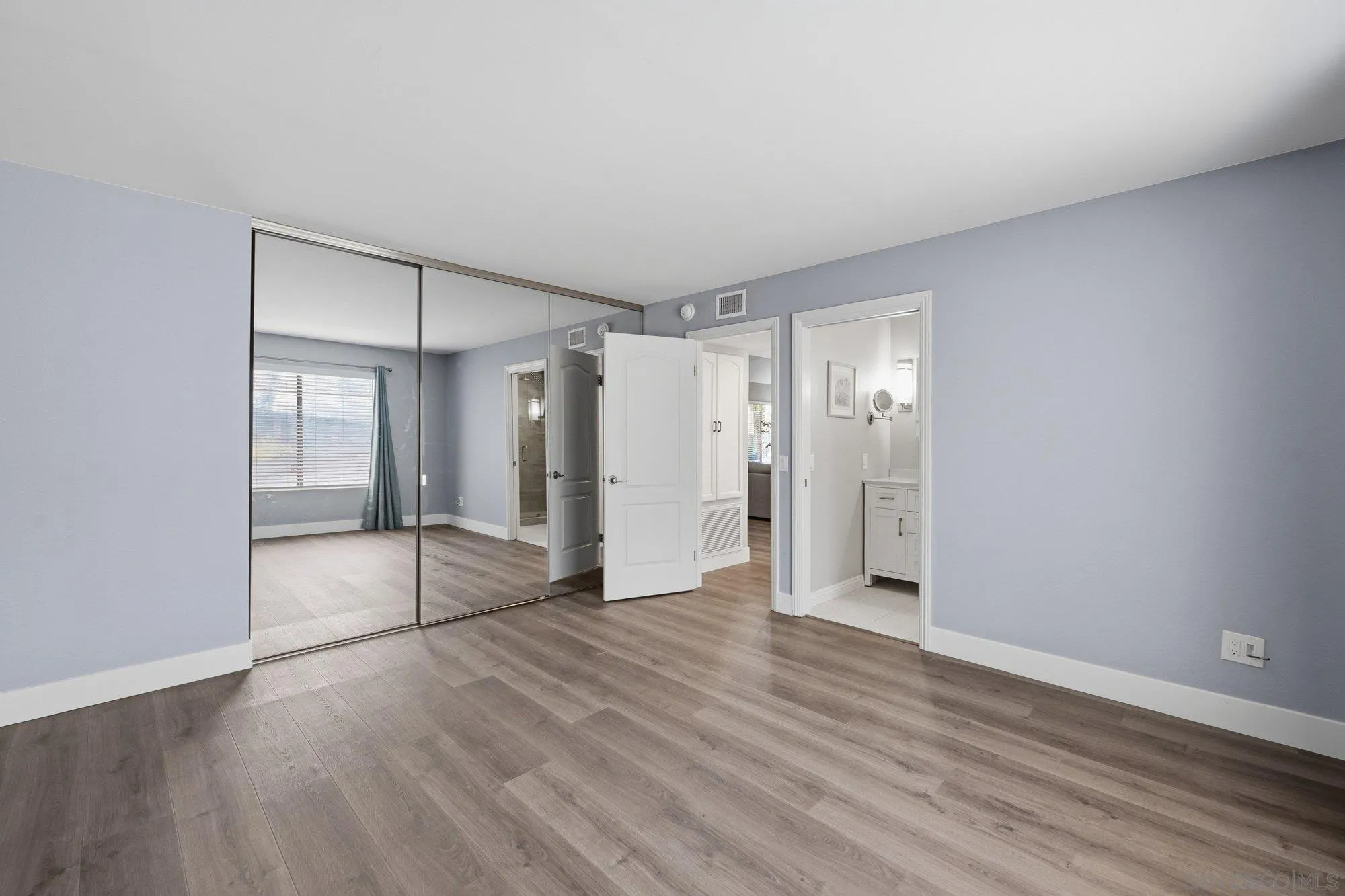 https://cdn.realtyfeed.com/cdn/127/260014995/fef9fb1fe7c06529dad7320983d36a98.webp