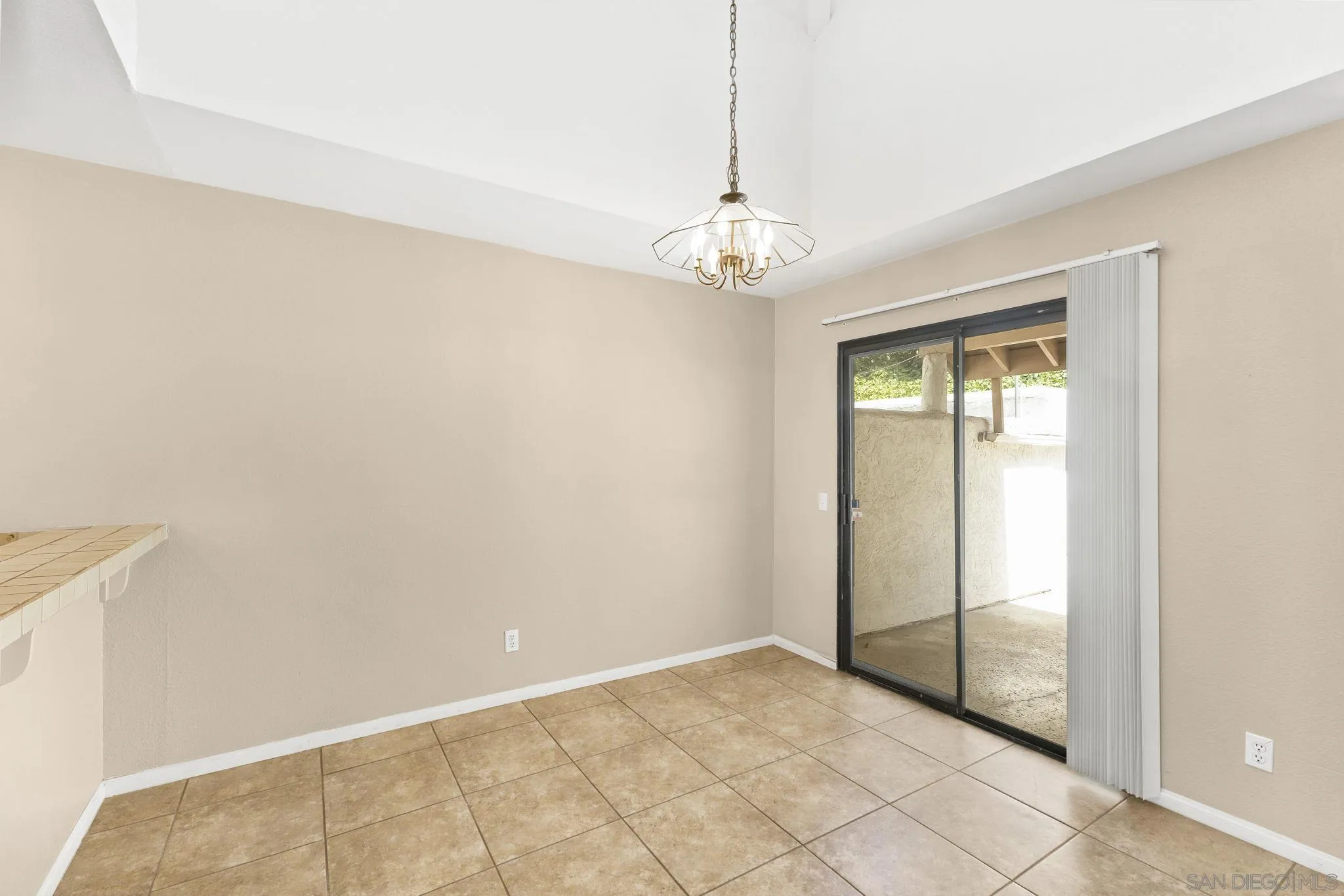 Photo #4: 260014997 Listing: Photo #4