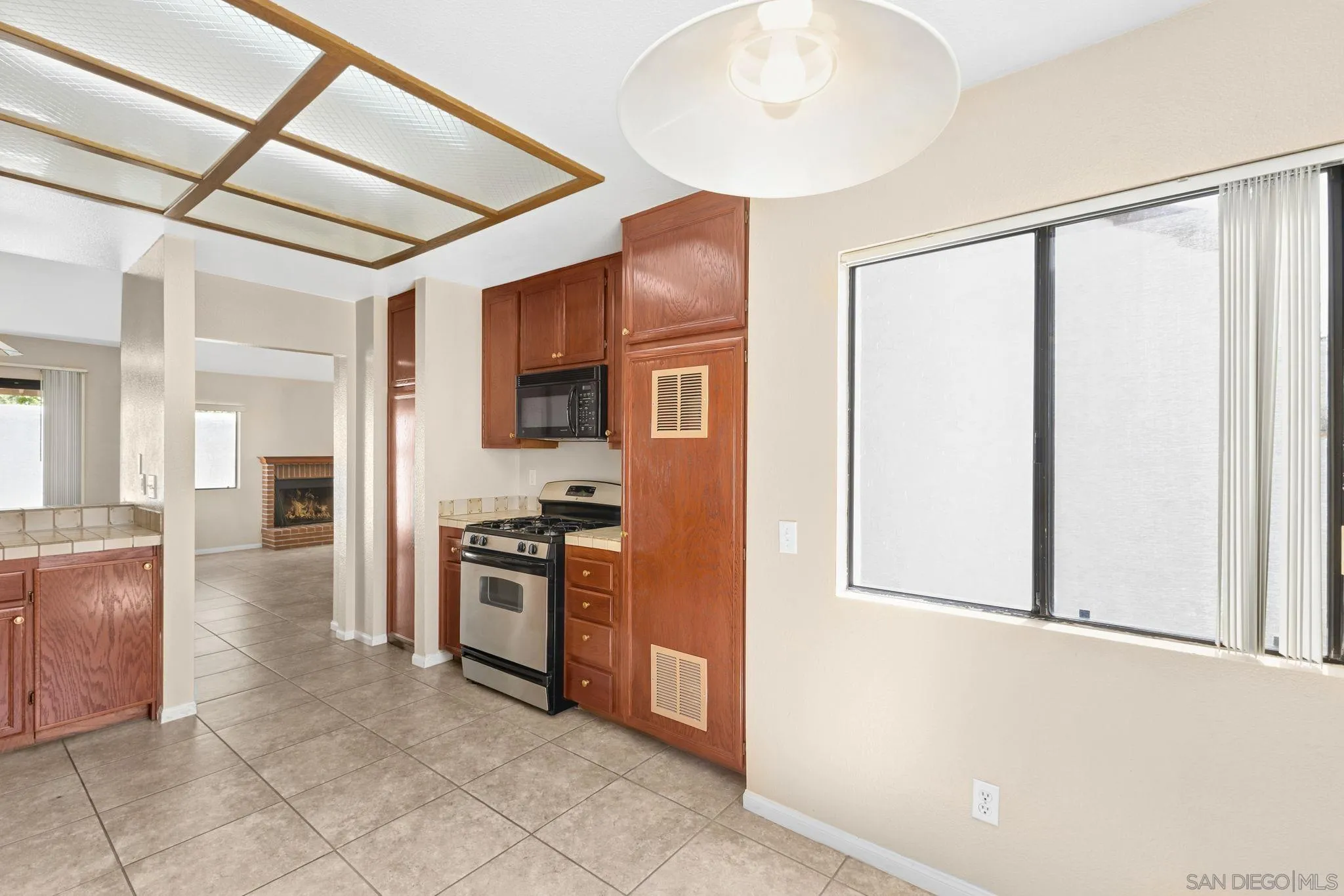 Photo #9: 260014997 Listing: Photo #9