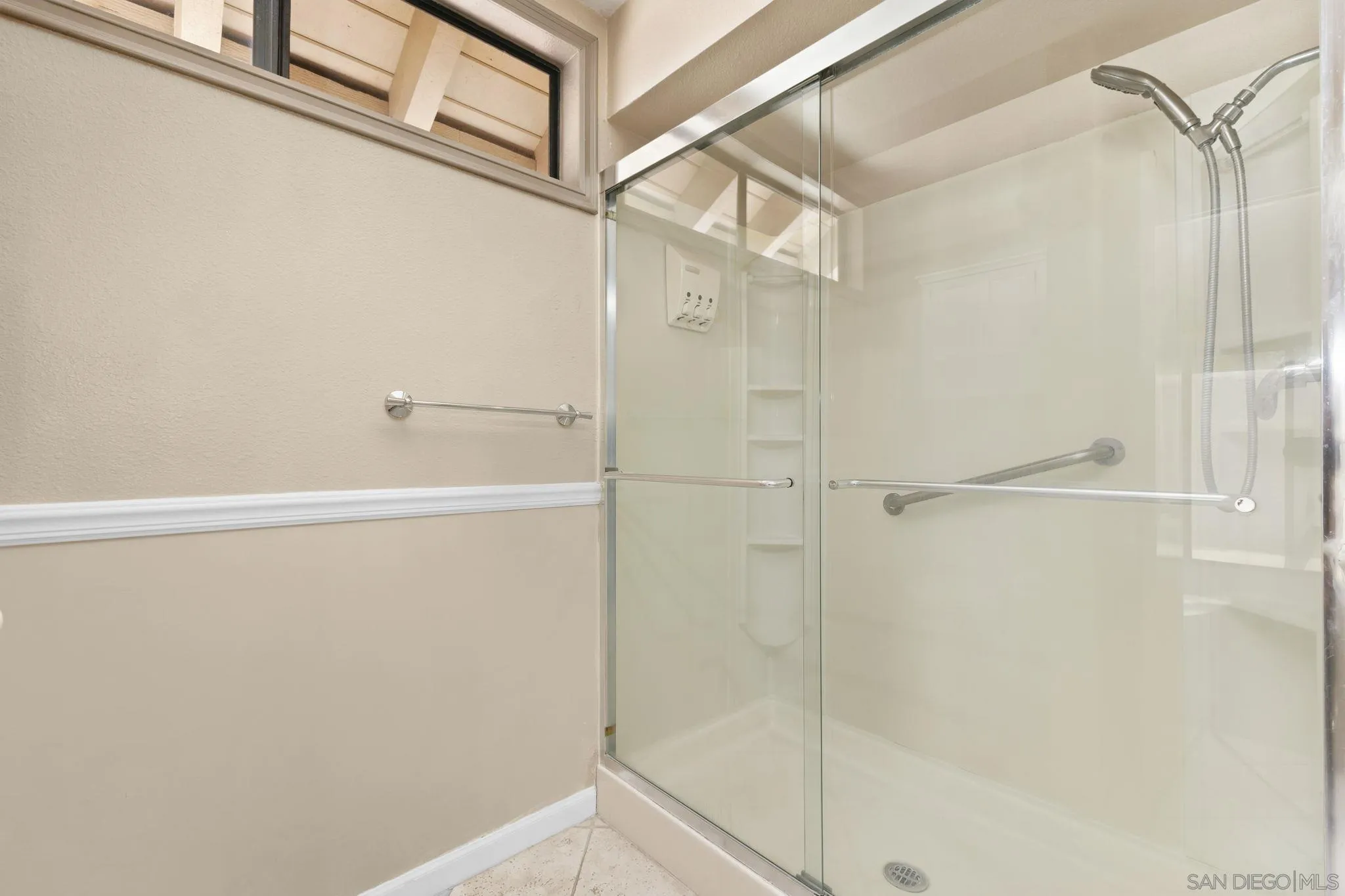 Photo #15: 260014997 Listing: Photo #15