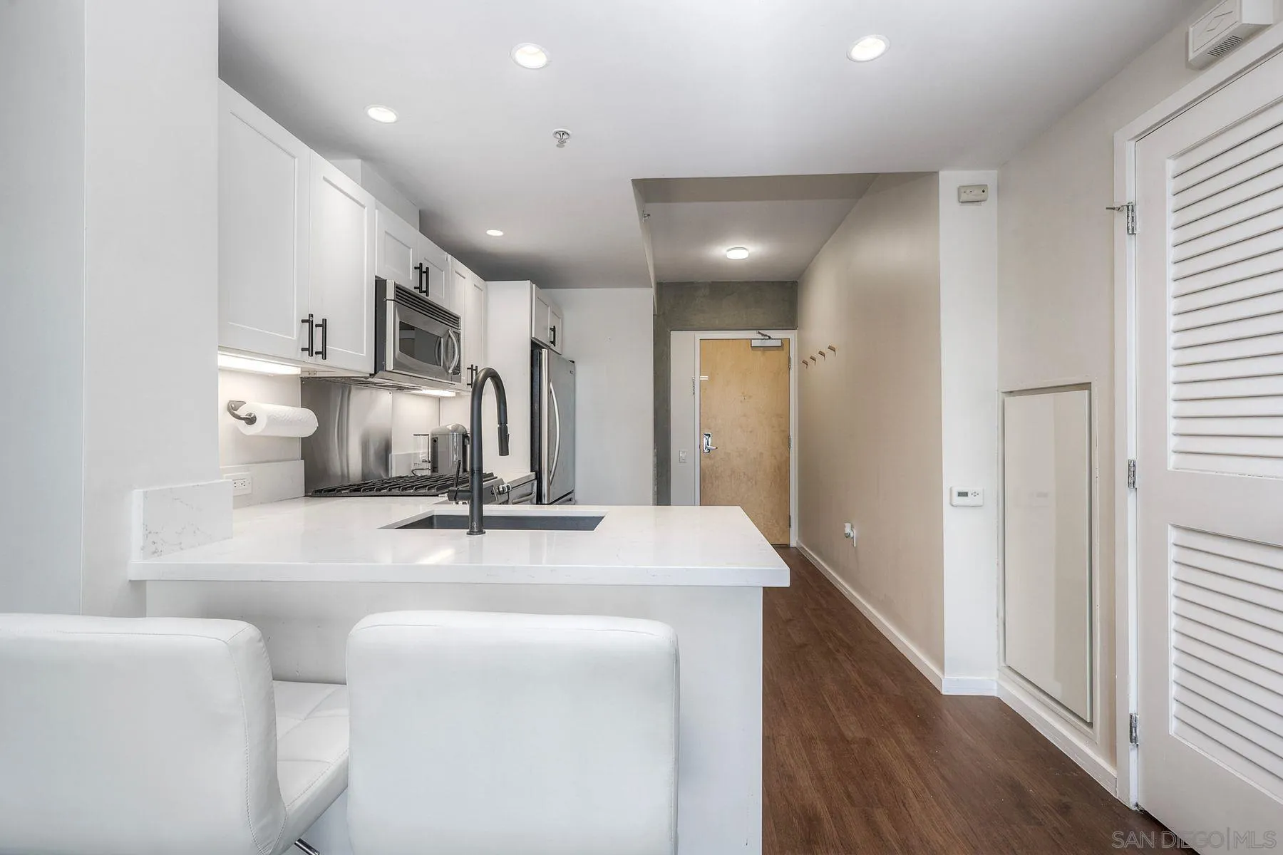 Photo #8: 260014998 Listing: Photo #8