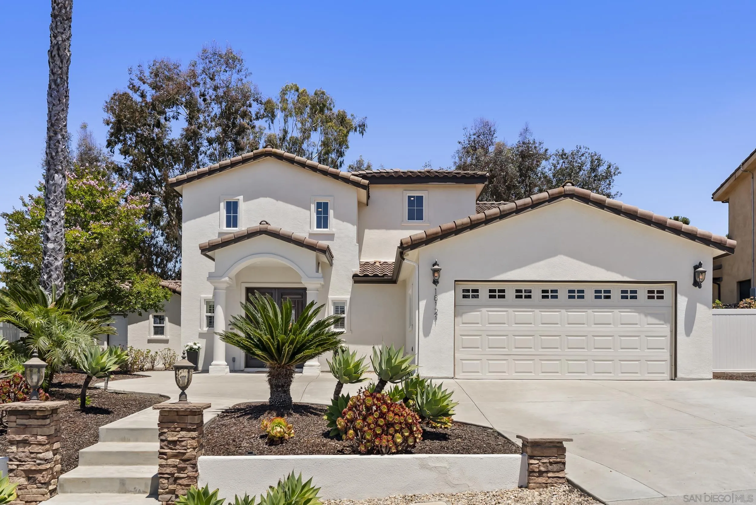 https://cdn.realtyfeed.com/cdn/127/260015000/74f9e4b41c6ed4ca68826c24beb01e9f.webp