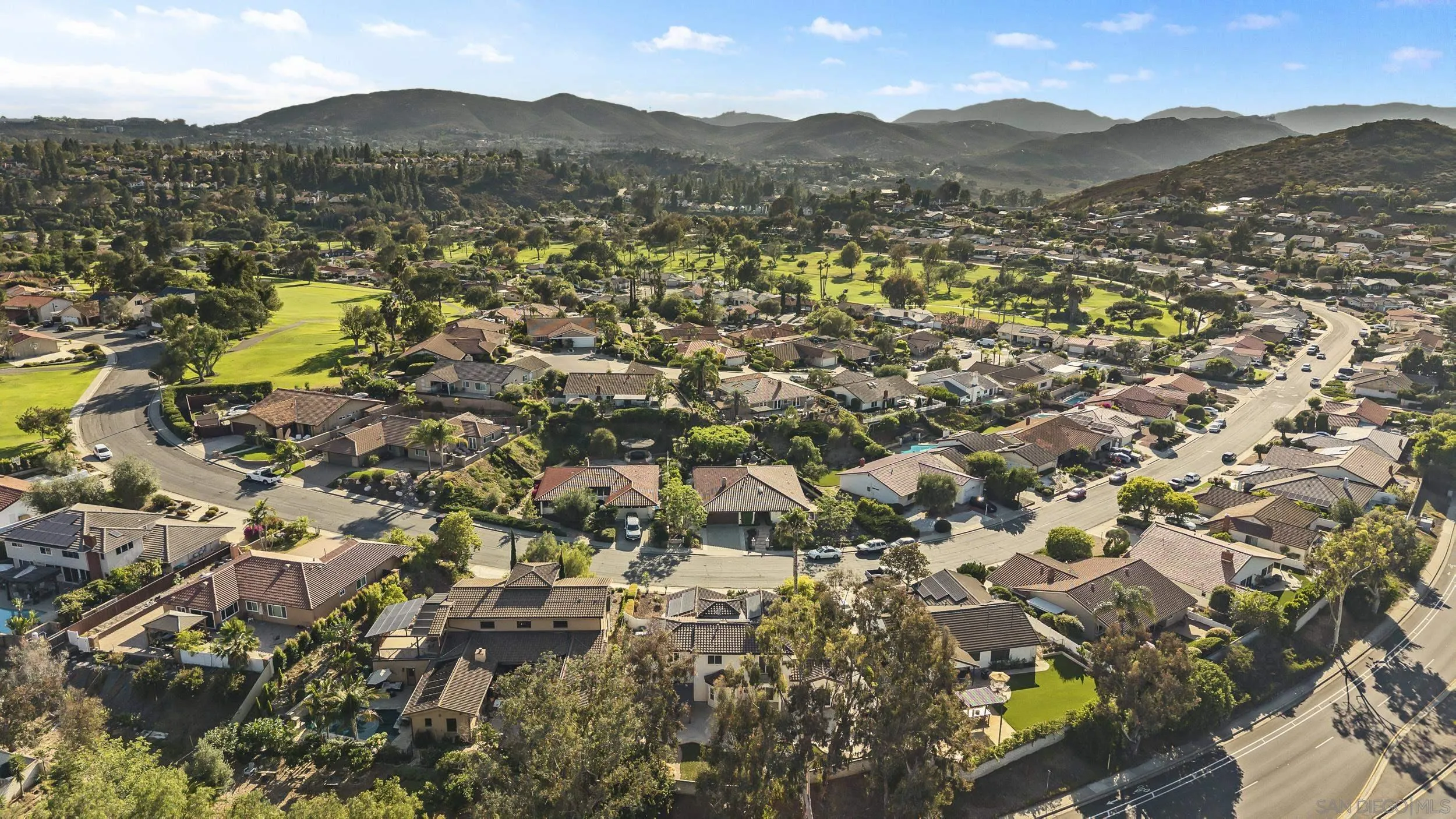 https://cdn.realtyfeed.com/cdn/127/260015000/86d56231391dd20500e62d6d793edc22.webp