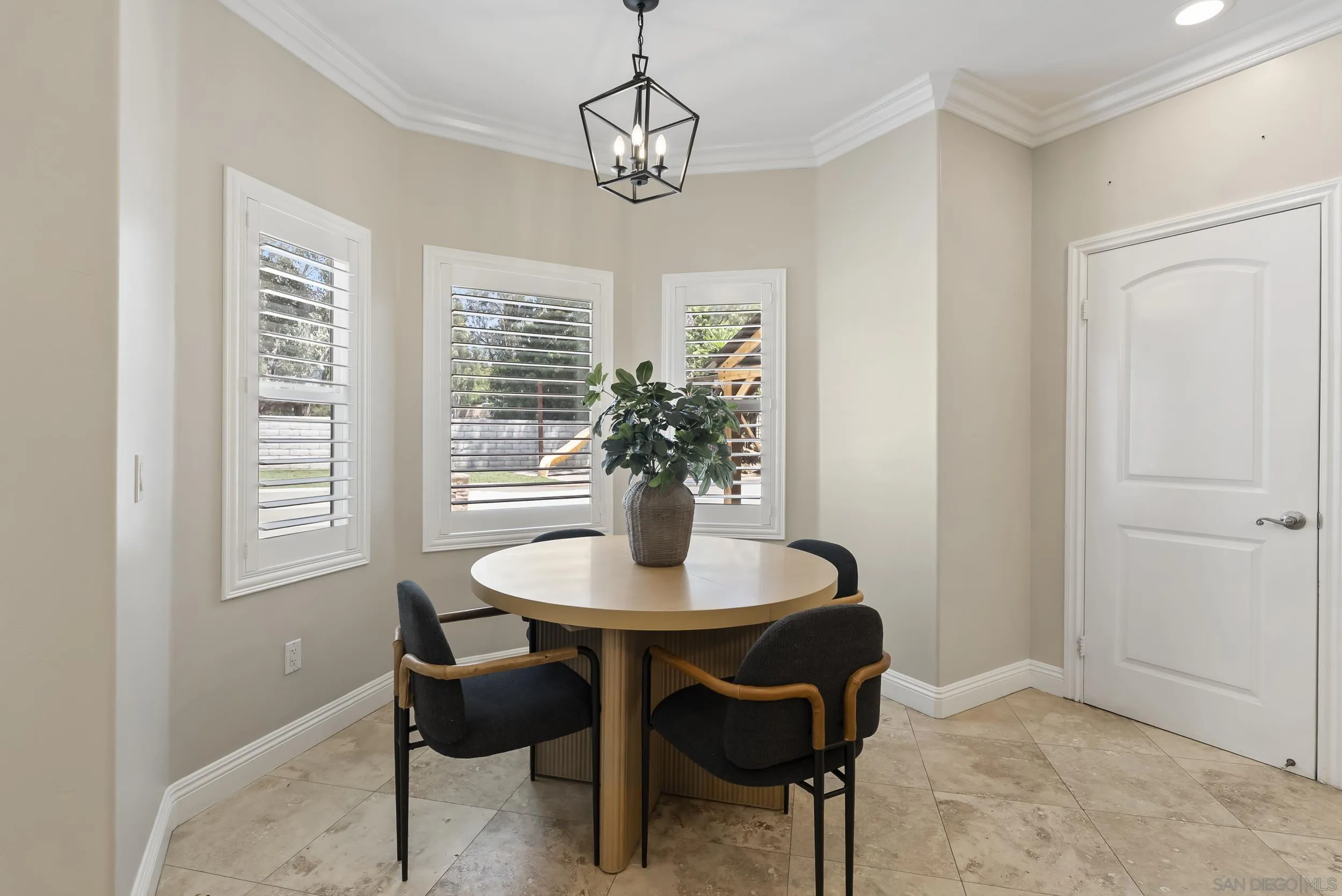 https://cdn.realtyfeed.com/cdn/127/260015000/9b4d3070a23ec1b28d12ca9b895e4120.webp