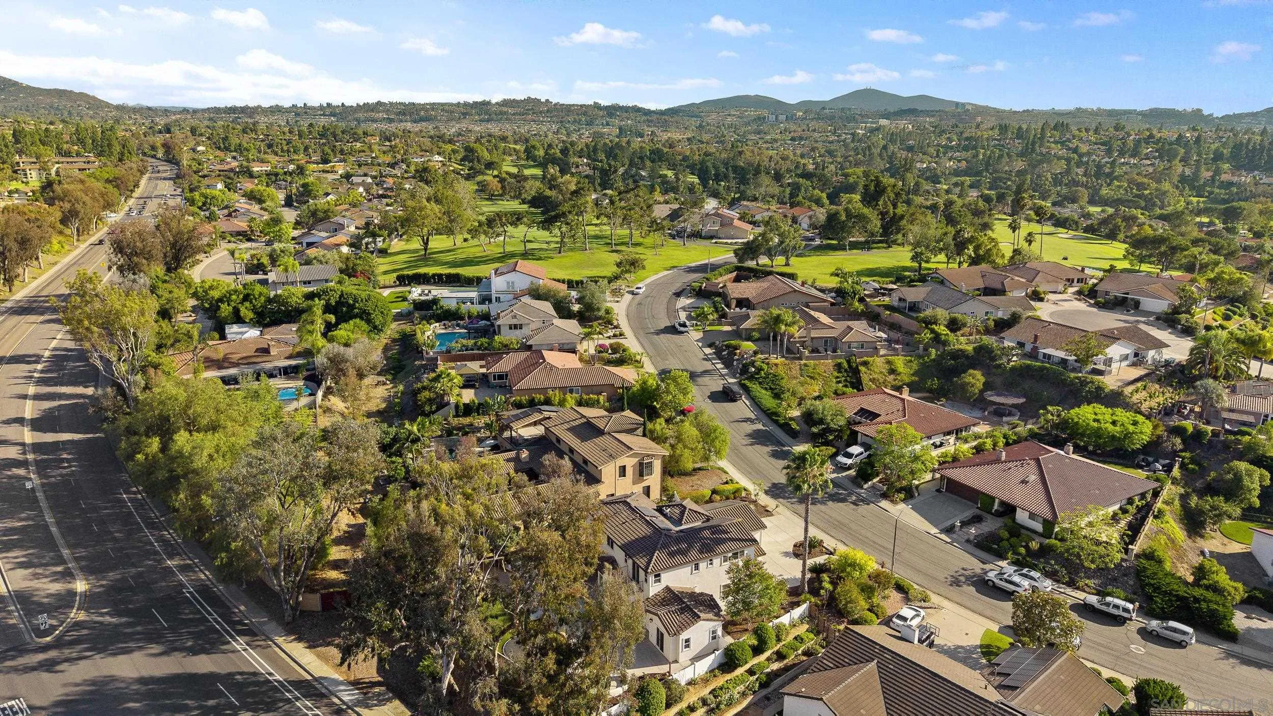 https://cdn.realtyfeed.com/cdn/127/260015000/b233e4c41d9b6a004a6608c0724051ca.webp