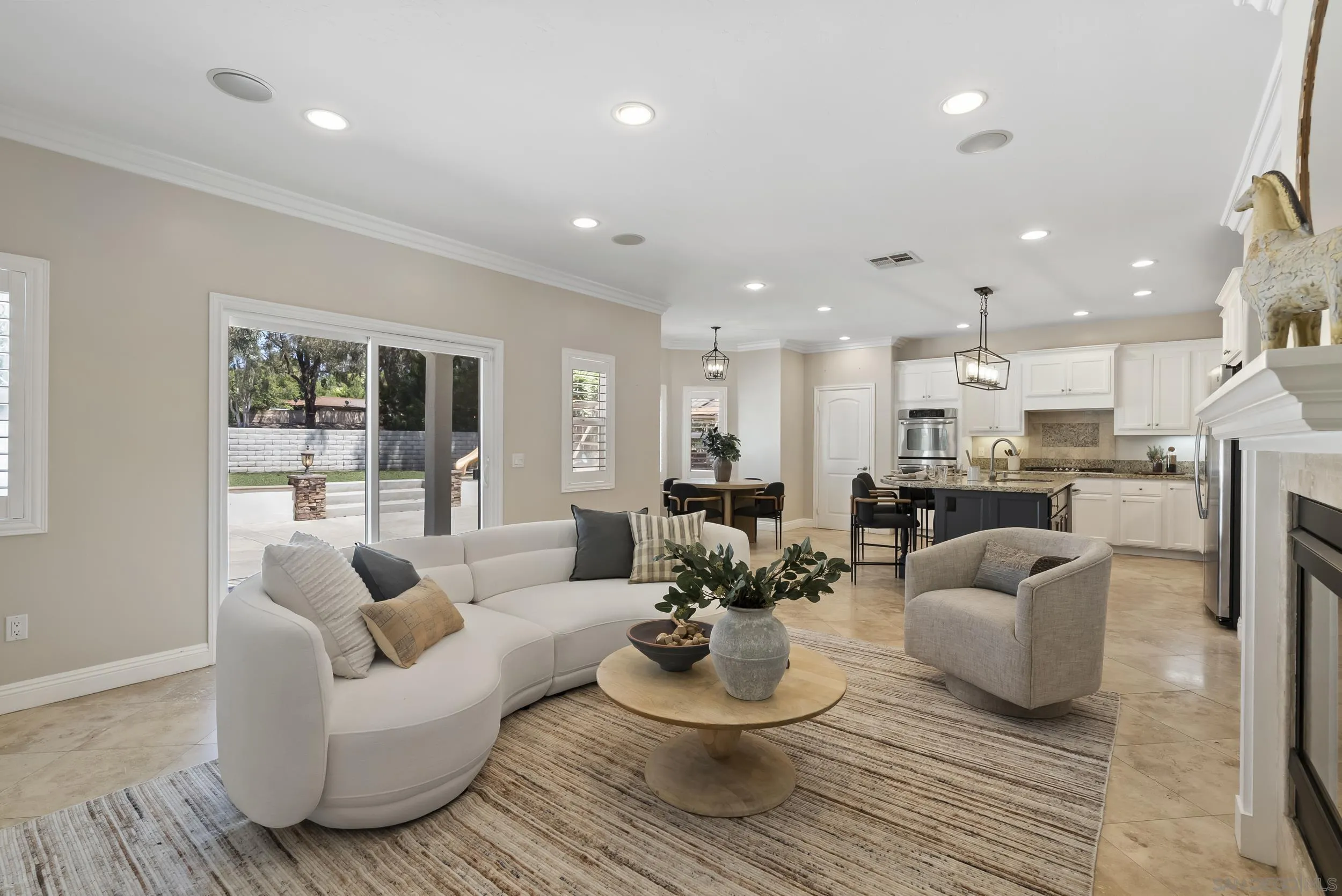 https://cdn.realtyfeed.com/cdn/127/260015000/cde7a8ada7c3d7dcc52191730e8a57f2.webp