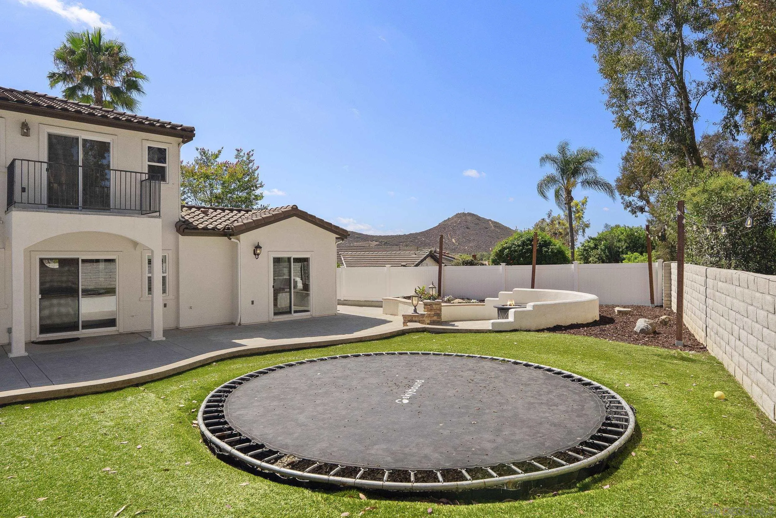 https://cdn.realtyfeed.com/cdn/127/260015000/eaf9239c39b1795d5ad934b89aedae21.webp