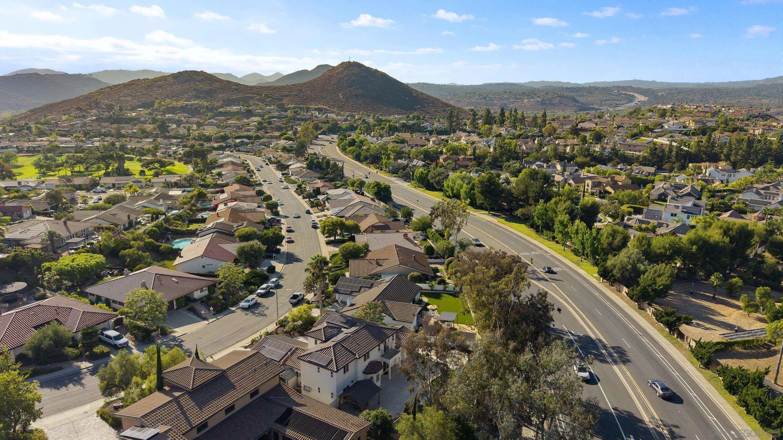 https://cdn.realtyfeed.com/cdn/127/260015000/edd843b7f95f06953f2b612c90c5e0c5.webp