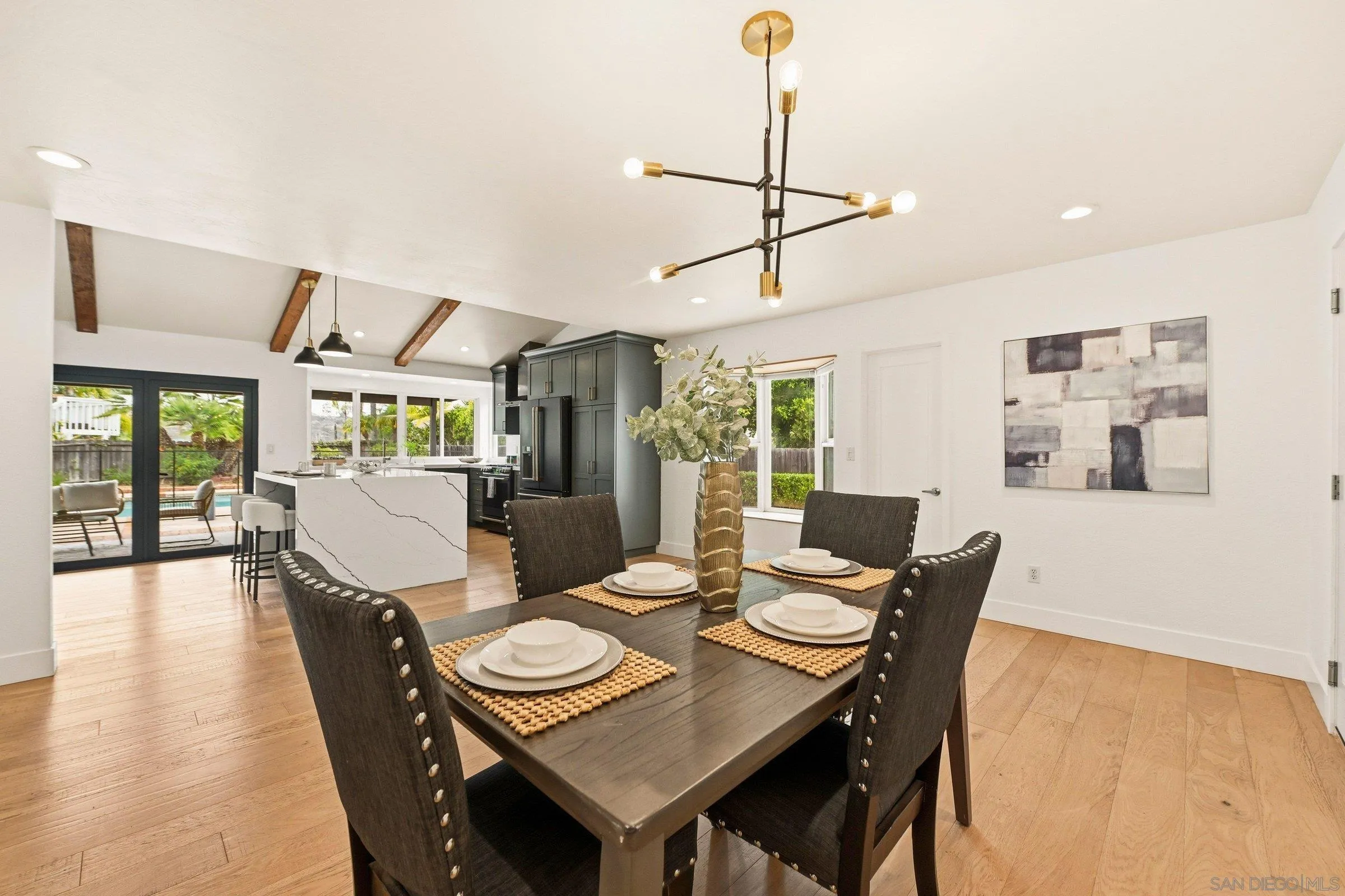 https://cdn.realtyfeed.com/cdn/127/260015001/000bdd42d518f6e8f2efa2b15df7a52a.webp