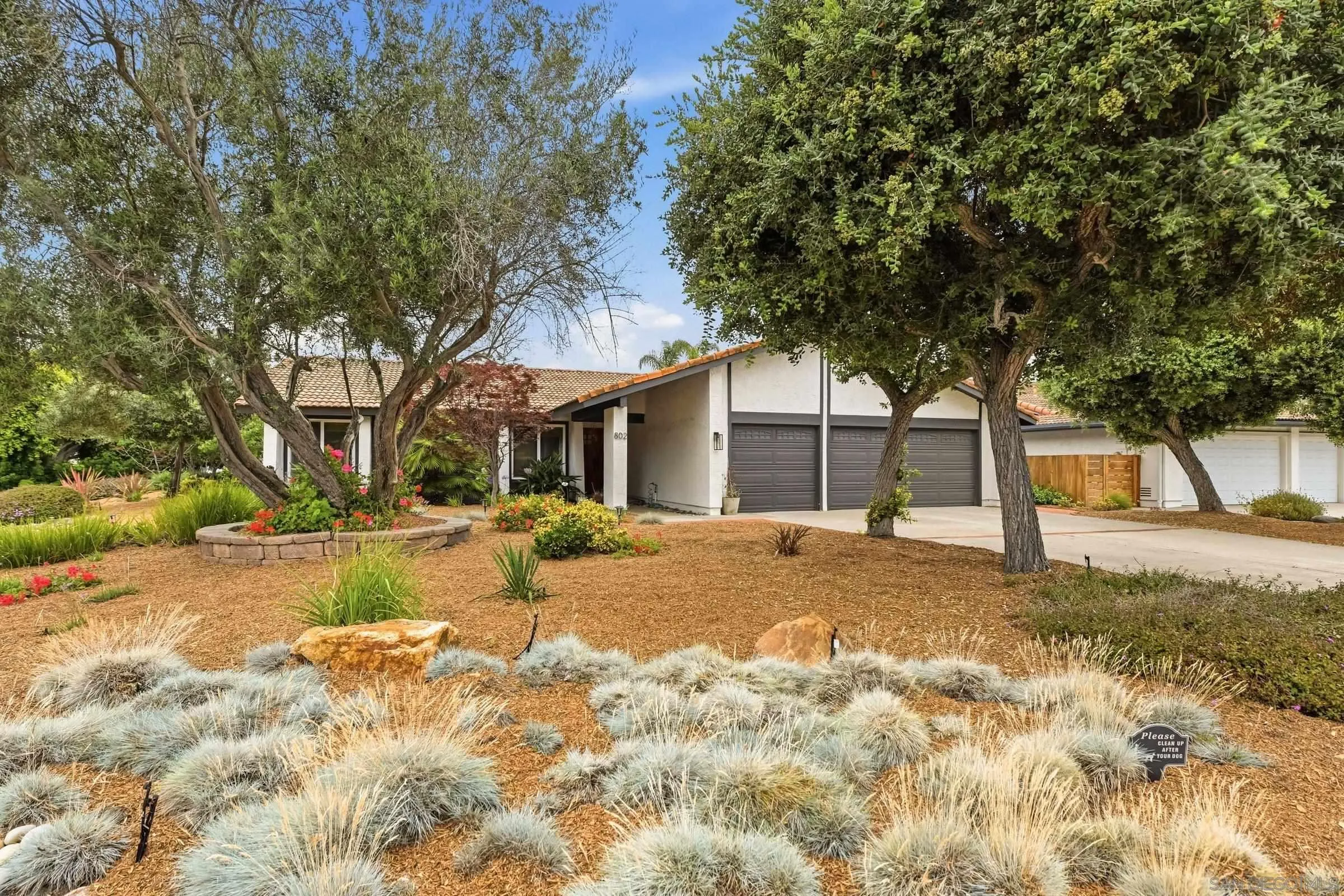 https://cdn.realtyfeed.com/cdn/127/260015001/2e33e35f332c957f09cec6043ed3f016.webp