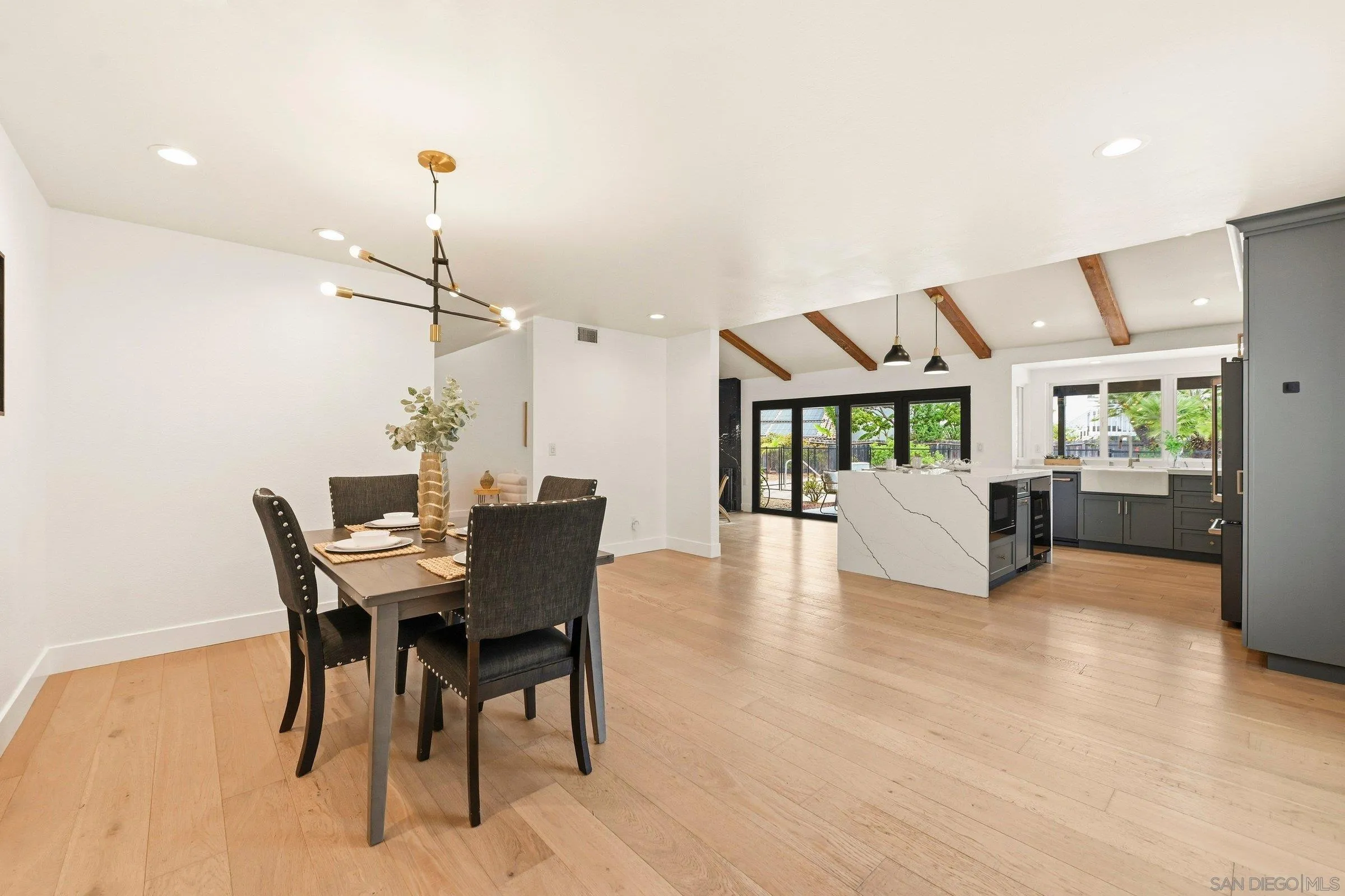 https://cdn.realtyfeed.com/cdn/127/260015001/2efb2b514be9781e208cbd141c74913f.webp