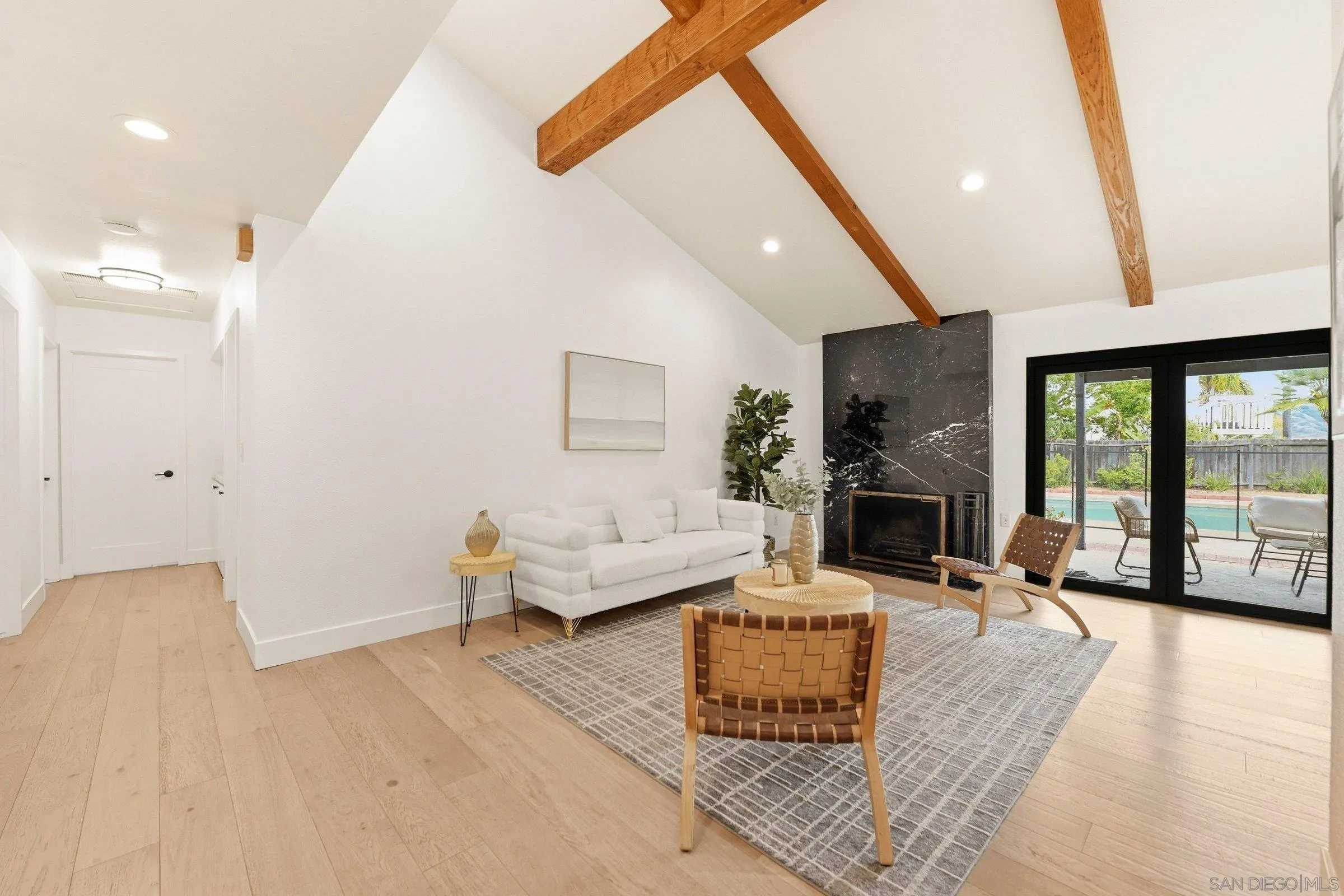 https://cdn.realtyfeed.com/cdn/127/260015001/34c54d9d7cf2e2bf2ebf228df8851a4b.webp