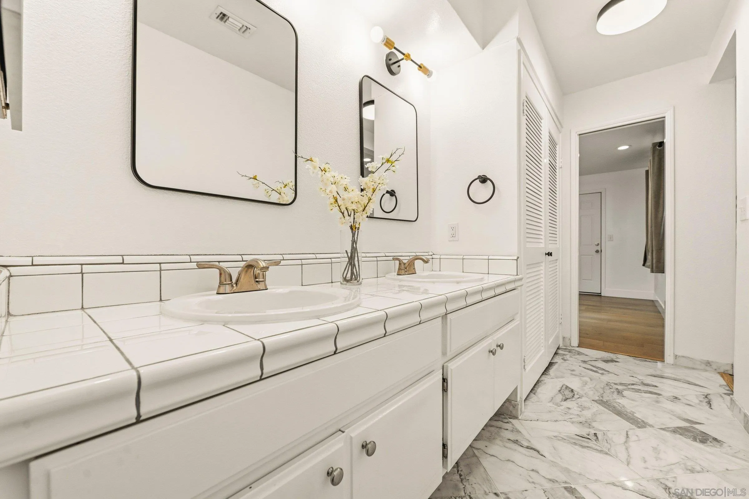 https://cdn.realtyfeed.com/cdn/127/260015001/3a2f347d83d103244cf1ca391b1c0ced.webp