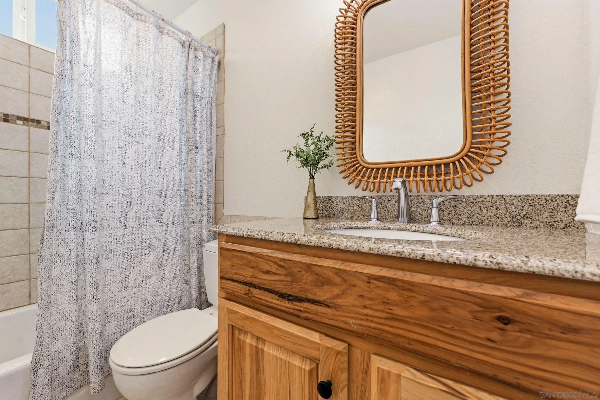 https://cdn.realtyfeed.com/cdn/127/260015001/516dfb725ceb9a46f01f4be4c3c0edaf.webp