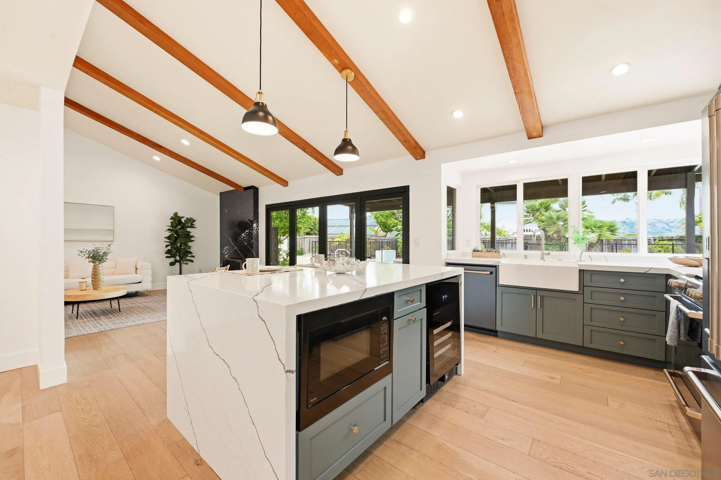 https://cdn.realtyfeed.com/cdn/127/260015001/6f90b8d8b19f9f88d48db60ef53f76a1.webp