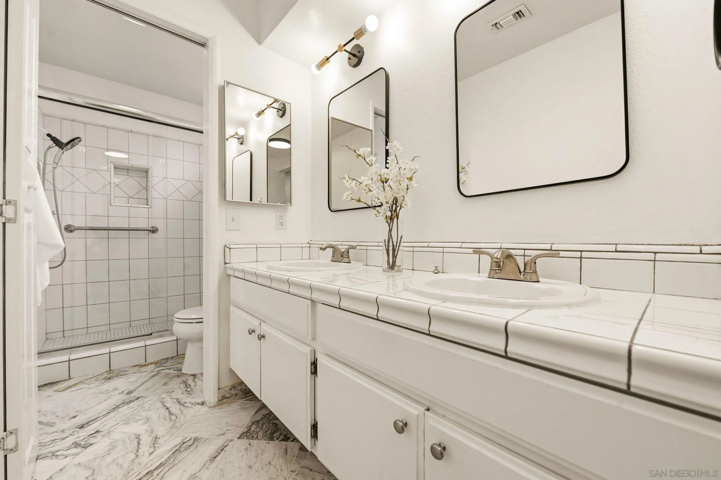 https://cdn.realtyfeed.com/cdn/127/260015001/79d8391cd0803dd588164fd7f7f00948.webp