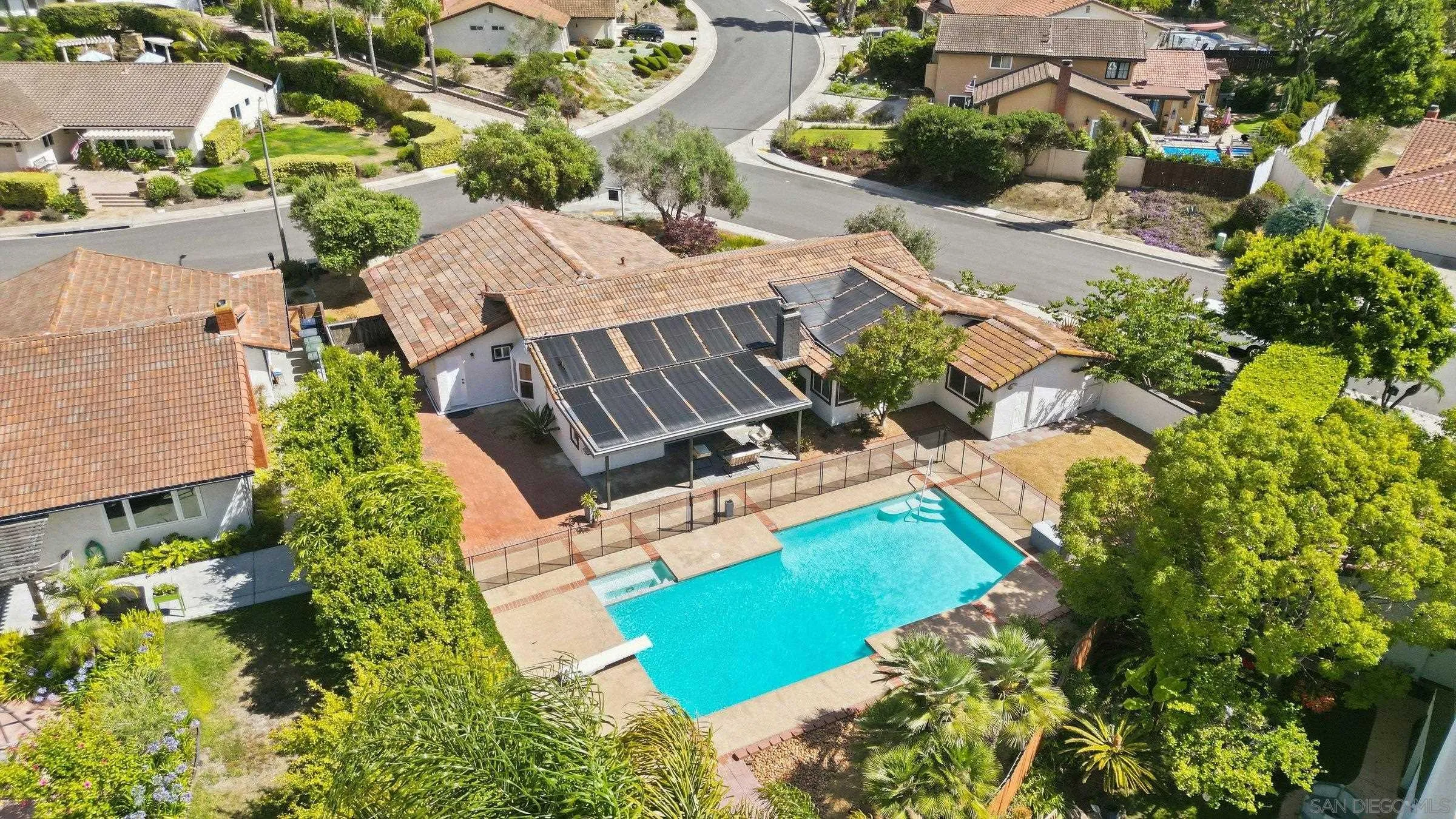 https://cdn.realtyfeed.com/cdn/127/260015001/a6039771c74431f9c85cf4ea6b7fef8b.webp