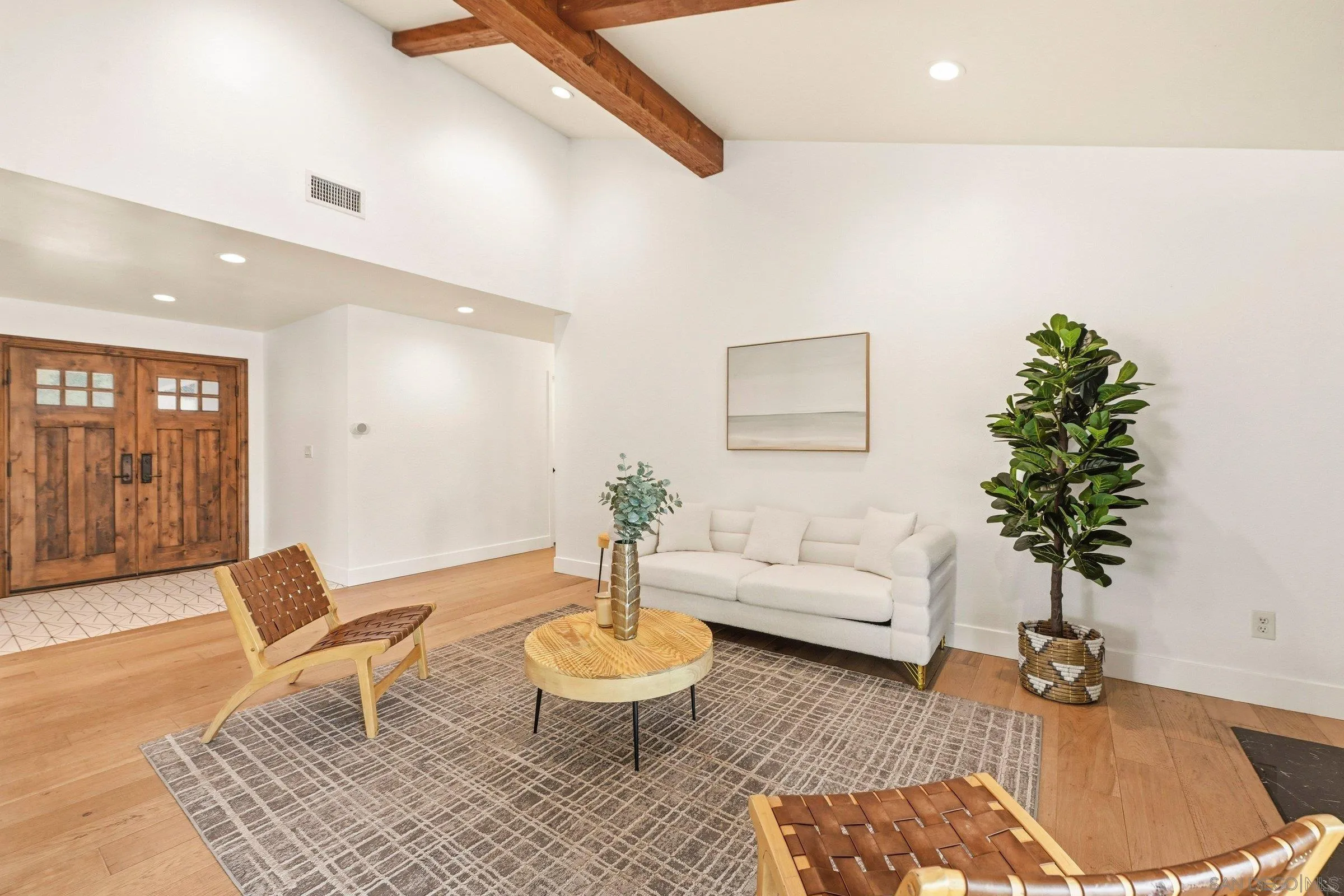 https://cdn.realtyfeed.com/cdn/127/260015001/ad4324c739f97d2a615ae121b388c0ca.webp