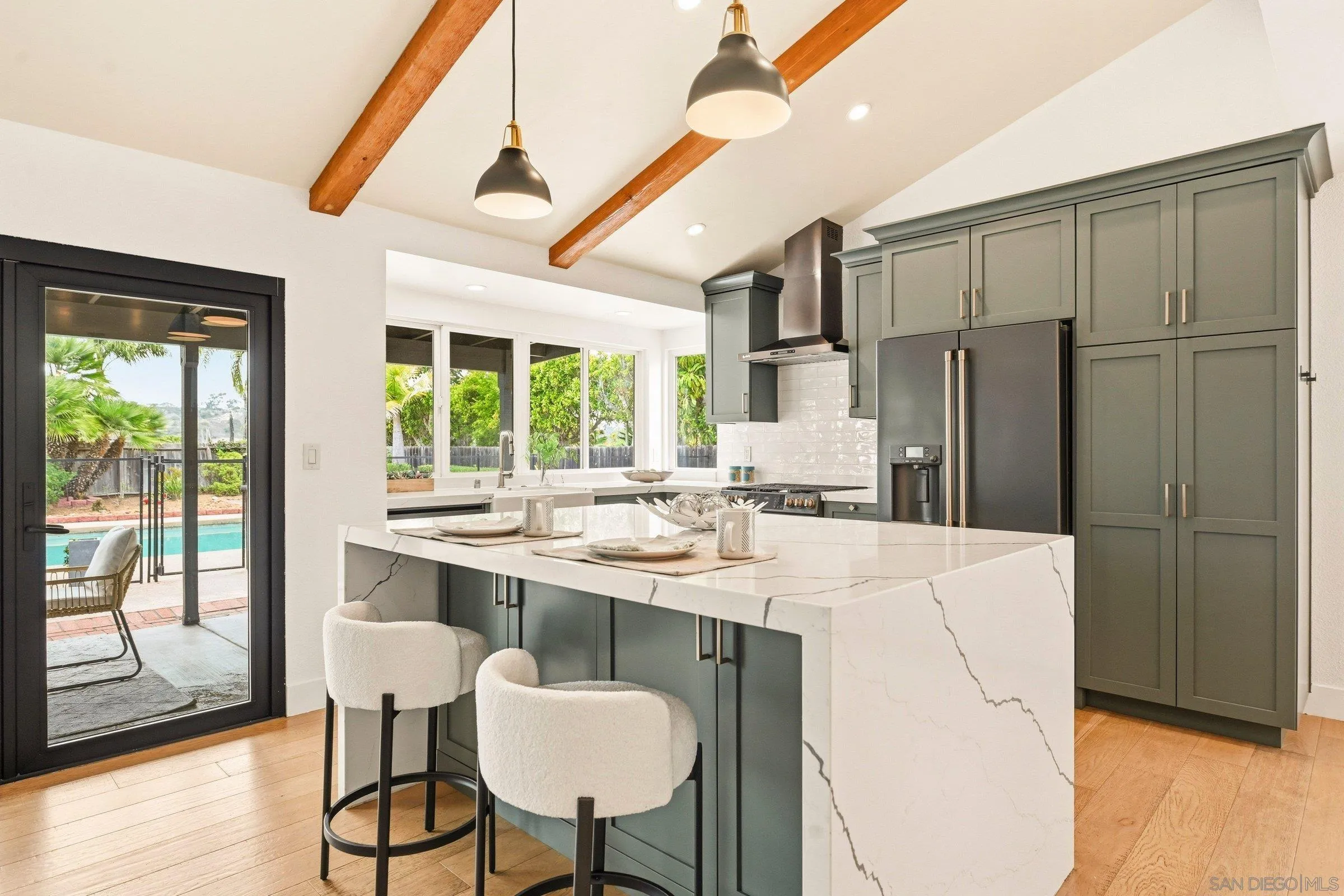 https://cdn.realtyfeed.com/cdn/127/260015001/b1e3e647ff64933da449dc8c499925aa.webp