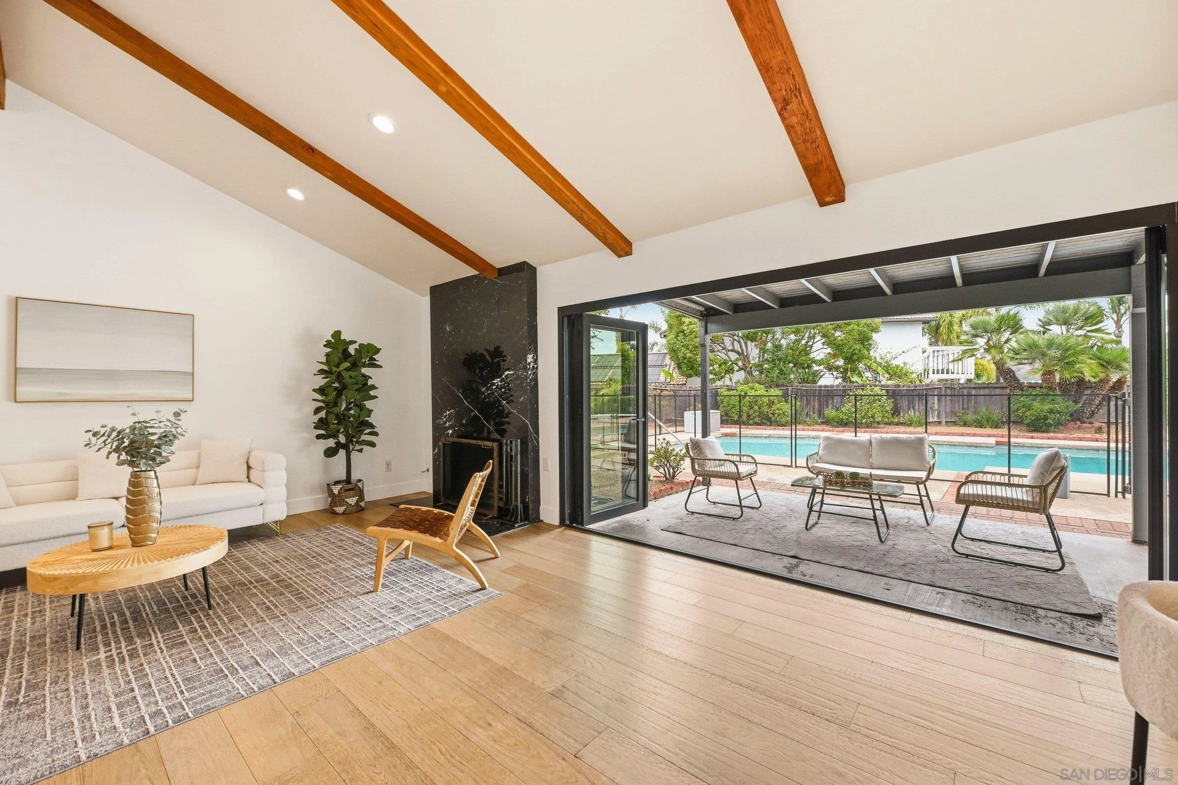 https://cdn.realtyfeed.com/cdn/127/260015001/c4f4db2b62bb3ca341fba467f676ac35.webp