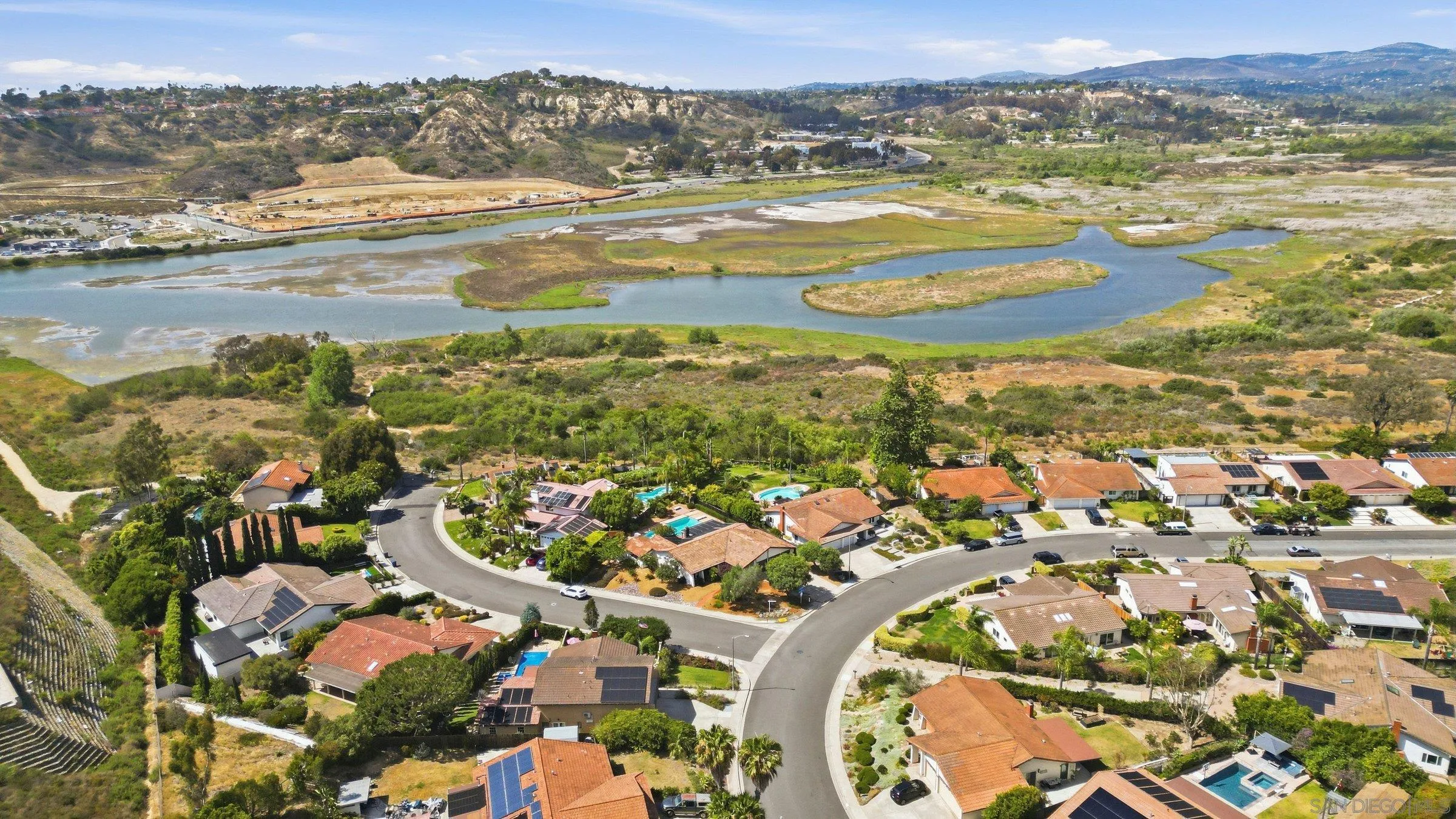 https://cdn.realtyfeed.com/cdn/127/260015001/e58b7fb02b5a648bda65646d5793039d.webp